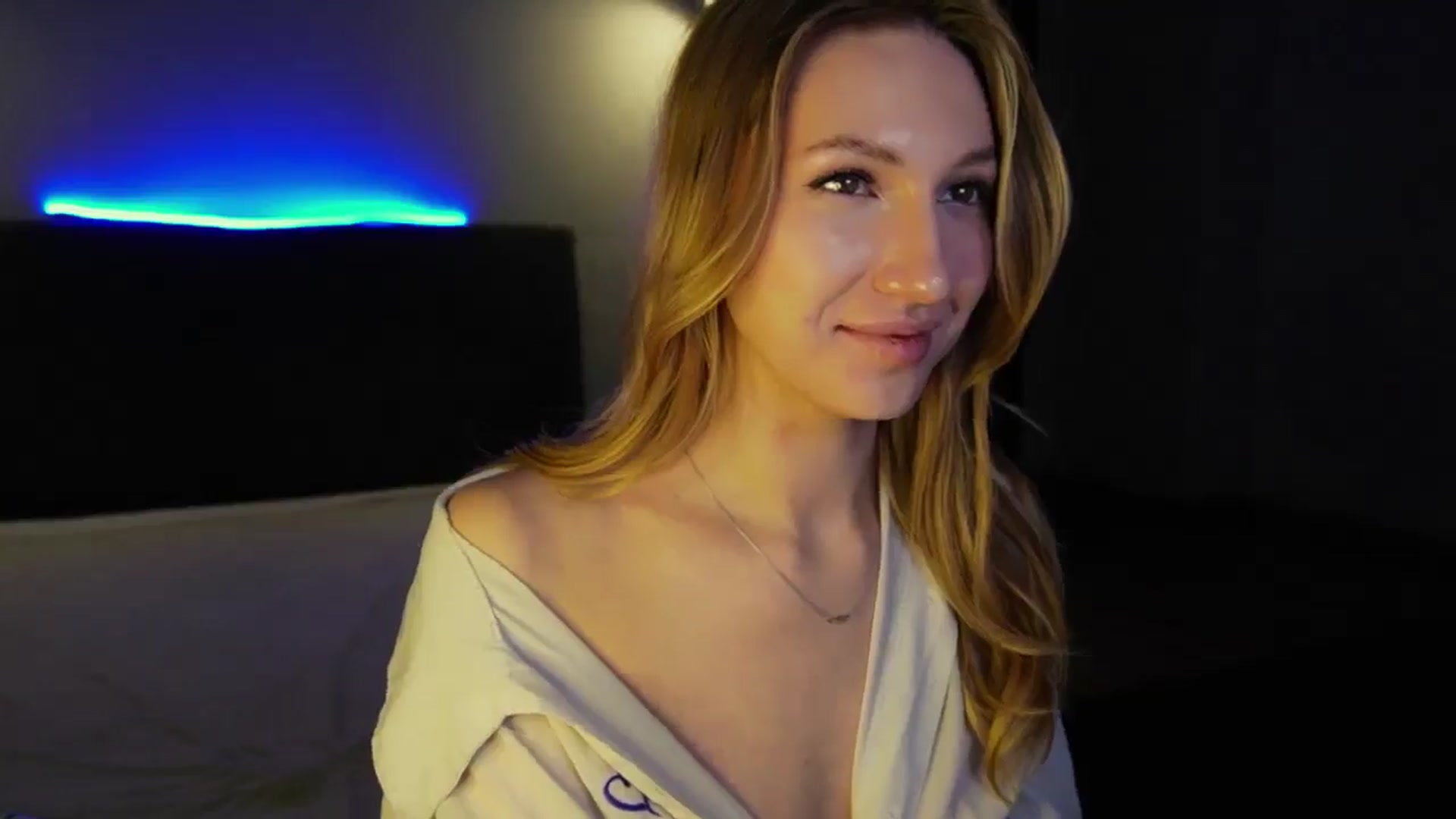 Gallery image thumbnail from LovelyGin's myfreecams stream on, 03/18/2025, 20:00 image 8 of 20