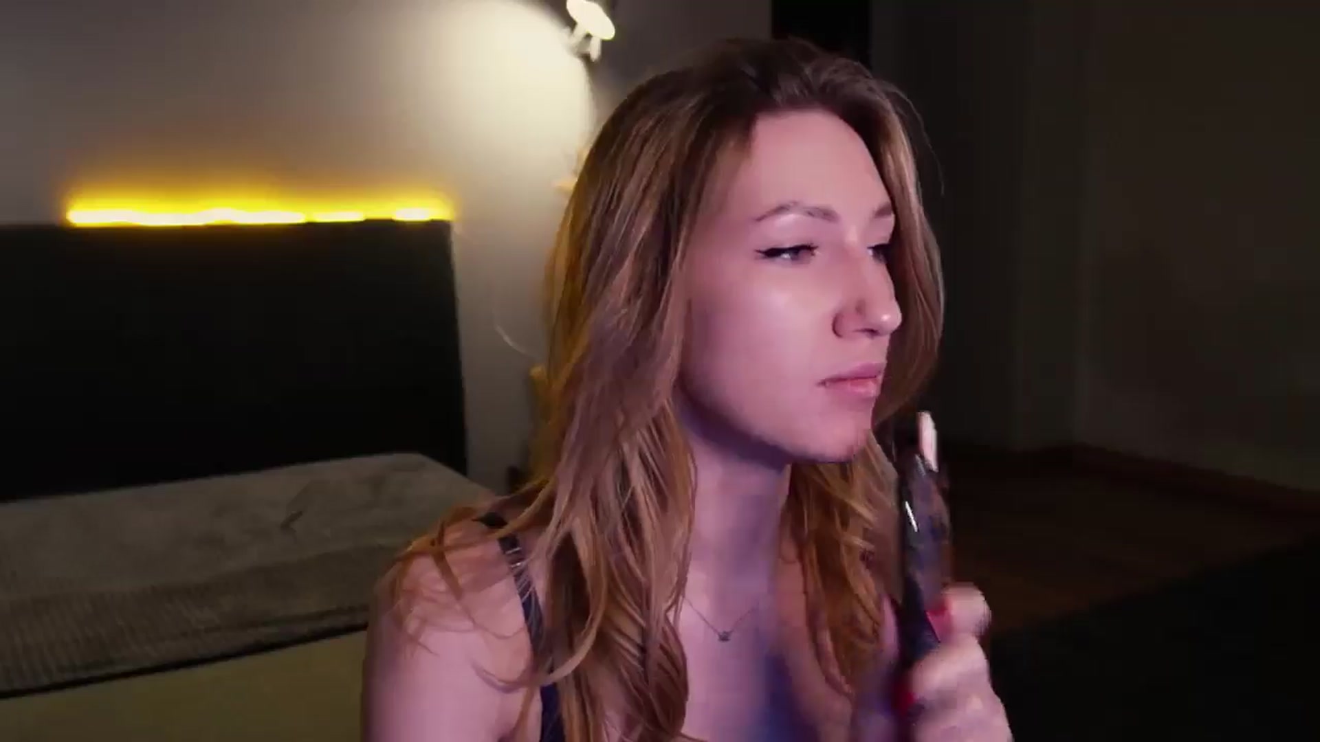 Gallery image thumbnail from LovelyGin's myfreecams stream on, 03/19/2025, 18:44 image 4 of 20