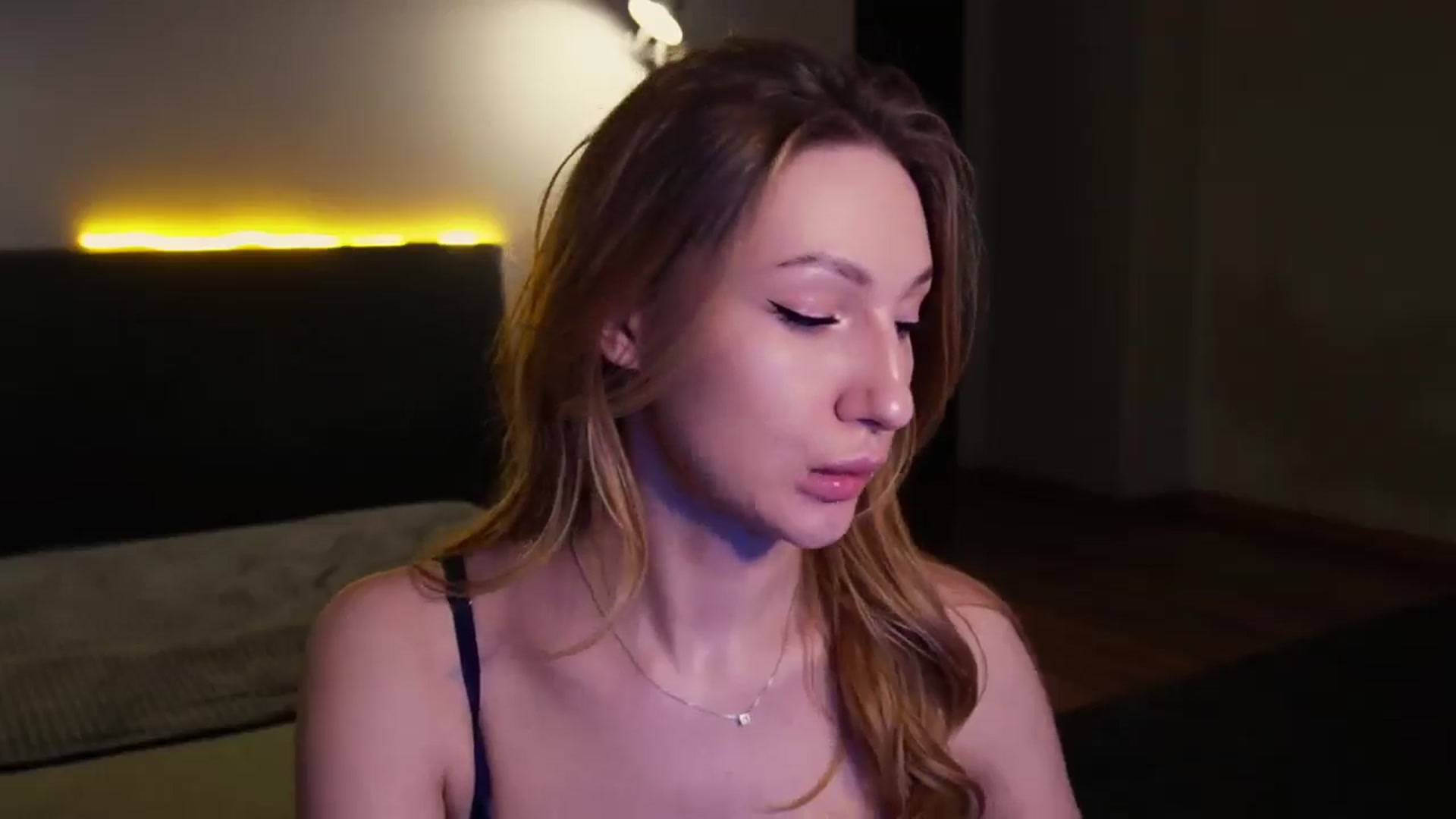 Gallery image thumbnail from LovelyGin's myfreecams stream on, 03/19/2025, 18:44 image 2 of 20