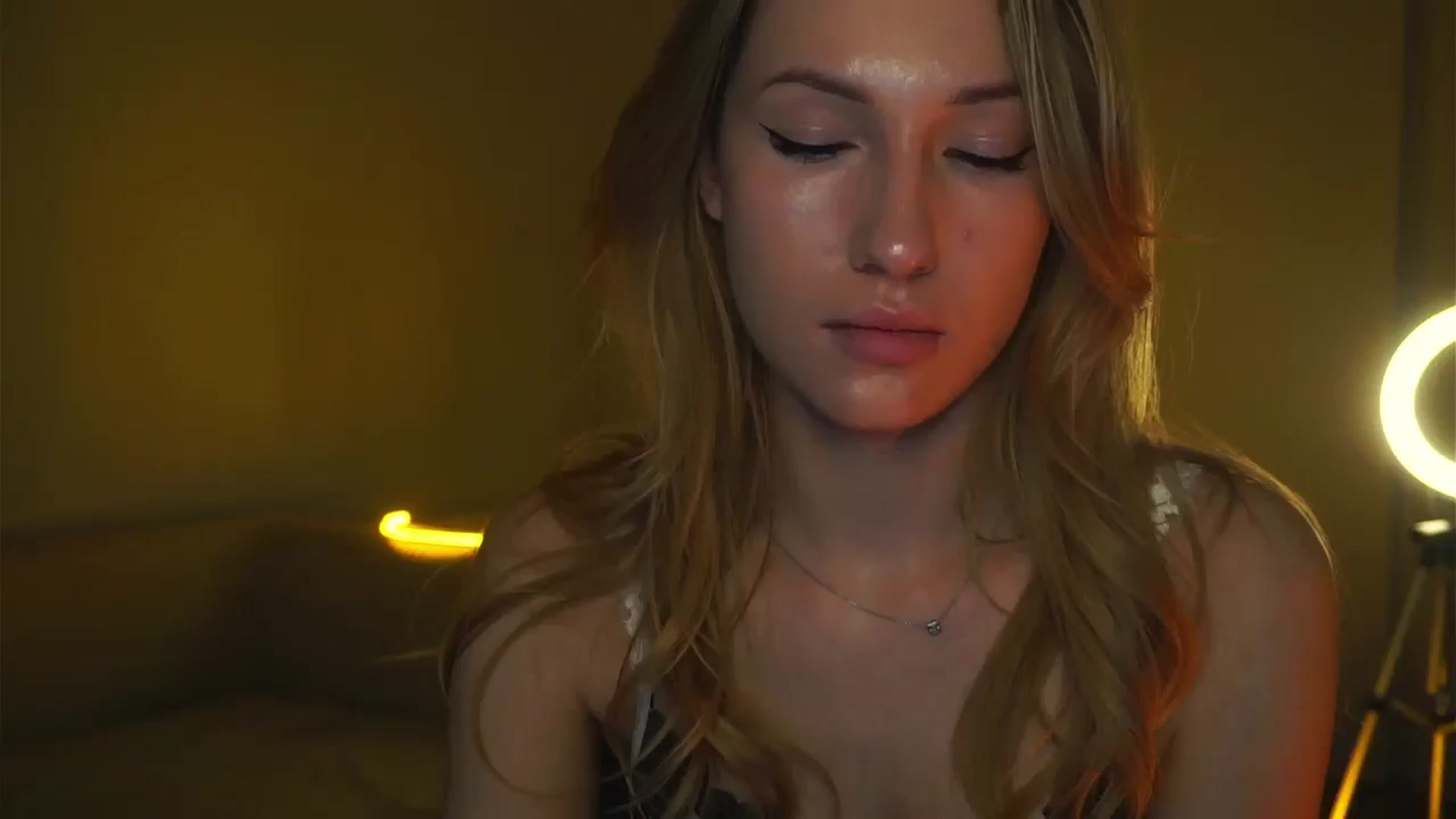 Gallery image thumbnail from LovelyGin's myfreecams stream on, 03/20/2025, 16:31 image 19 of 20