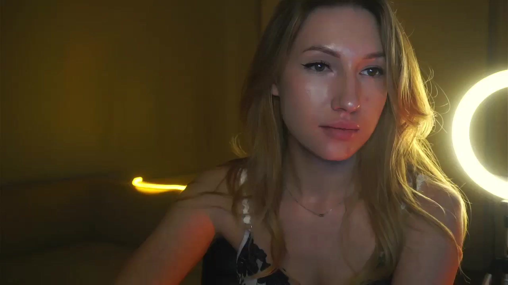 Gallery image thumbnail from LovelyGin's myfreecams stream on, 03/20/2025, 18:17 image 8 of 20