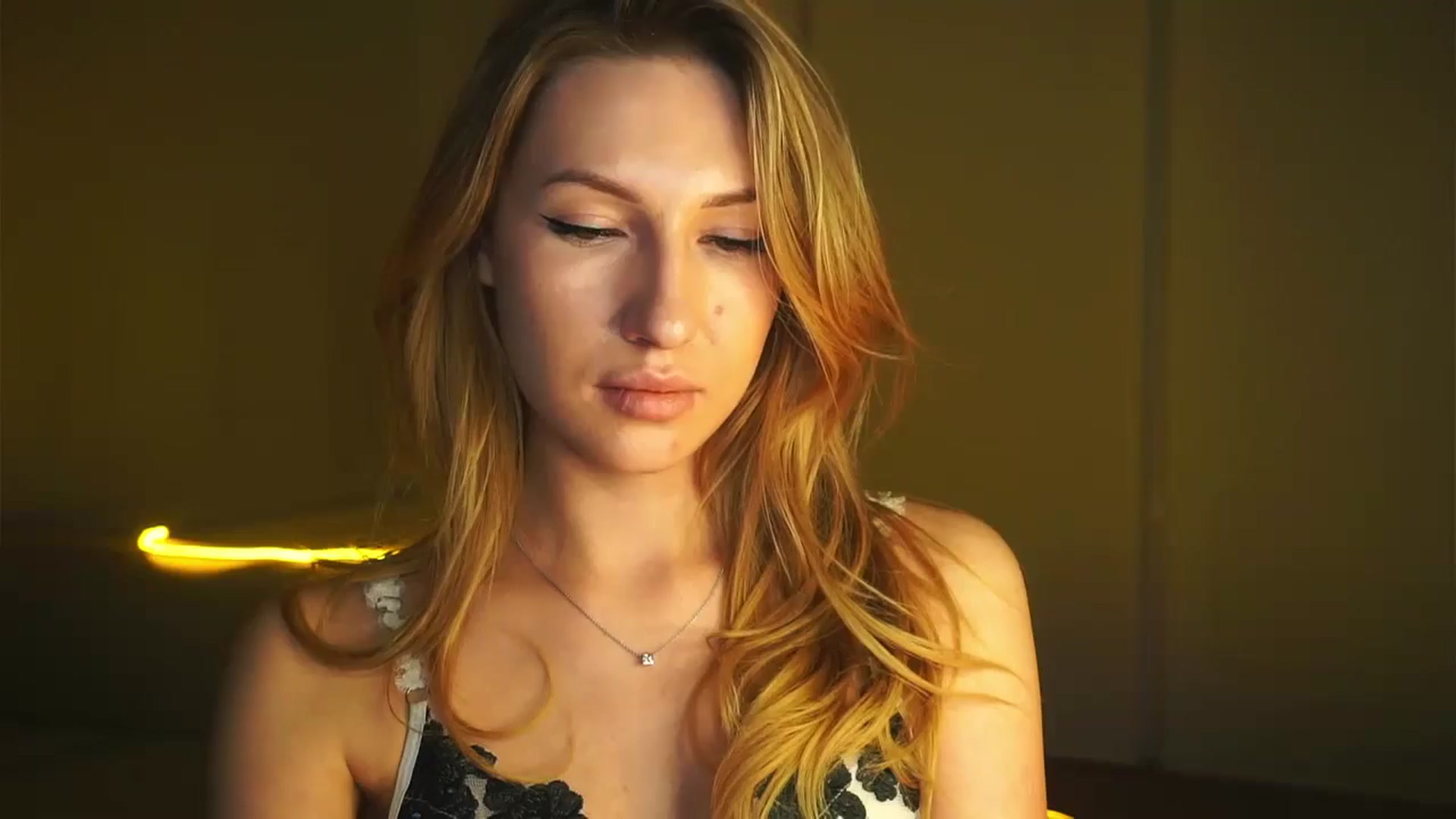 Gallery image thumbnail from LovelyGin's myfreecams stream on, 03/20/2025, 18:17 image 10 of 20