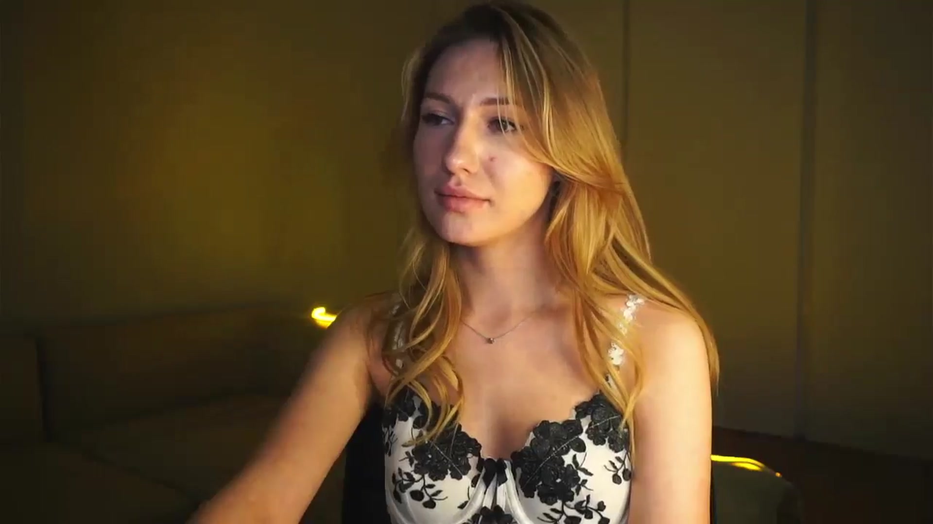 Gallery image thumbnail from LovelyGin's myfreecams stream on, 03/20/2025, 18:17 image 18 of 20