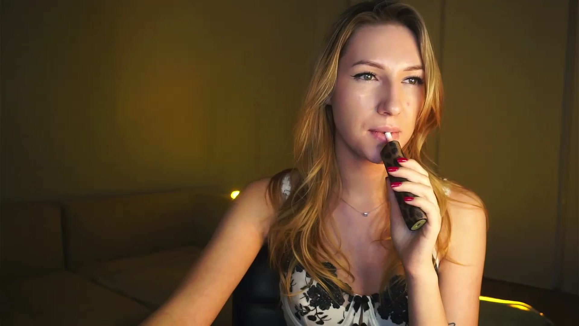 Gallery image thumbnail from LovelyGin's myfreecams stream on, 03/20/2025, 19:16 image 12 of 20