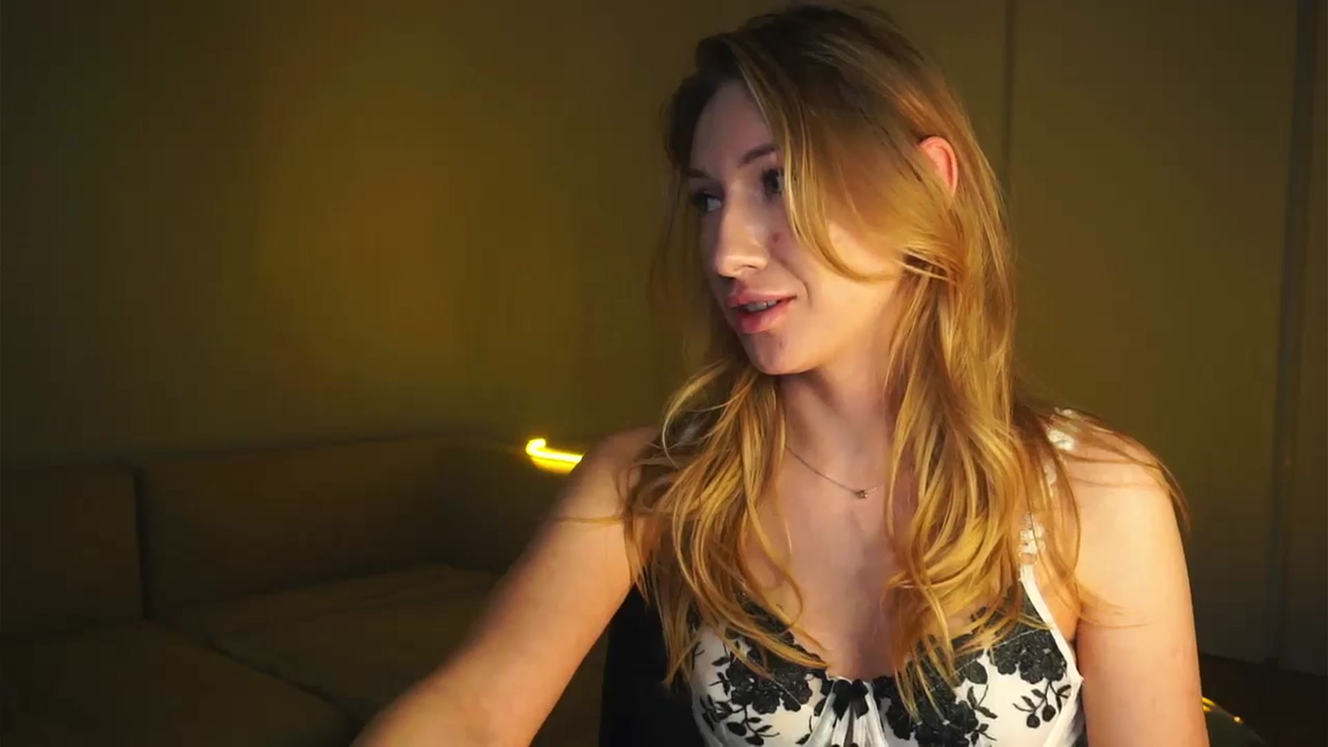 Gallery image thumbnail from LovelyGin's myfreecams stream on, 03/20/2025, 19:16 image 4 of 20