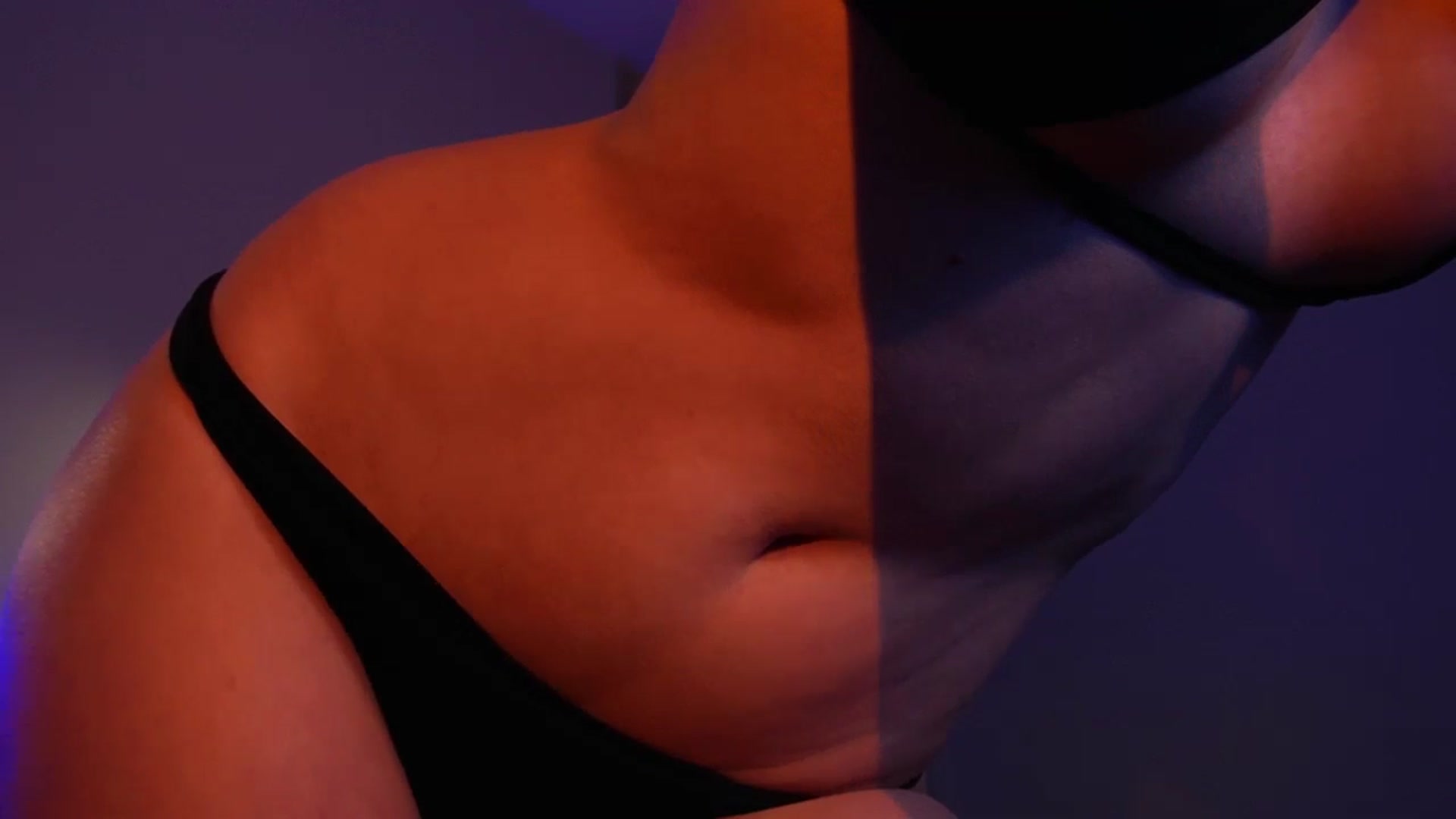 Gallery image thumbnail from LovelyGin's myfreecams stream on, 03/21/2025, 17:40 image 15 of 20