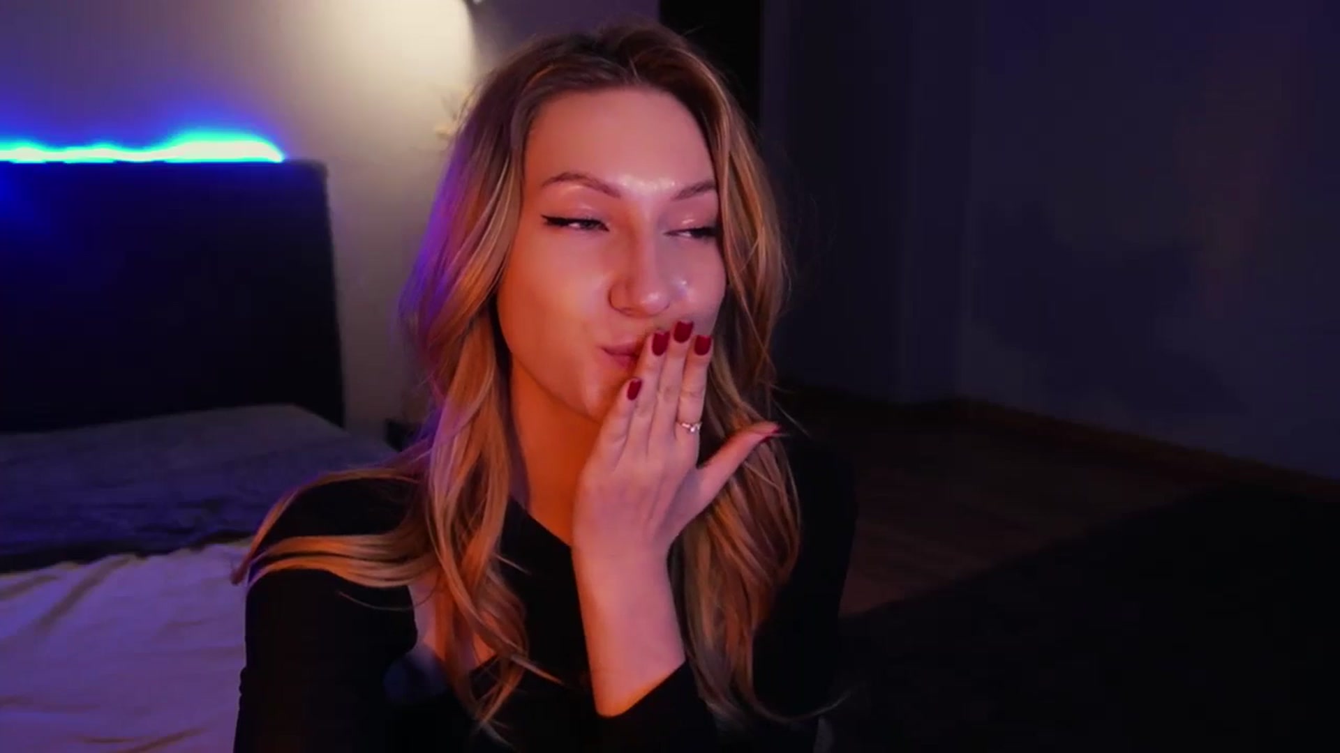 Gallery image thumbnail from LovelyGin's myfreecams stream on, 03/21/2025, 17:40 image 2 of 20
