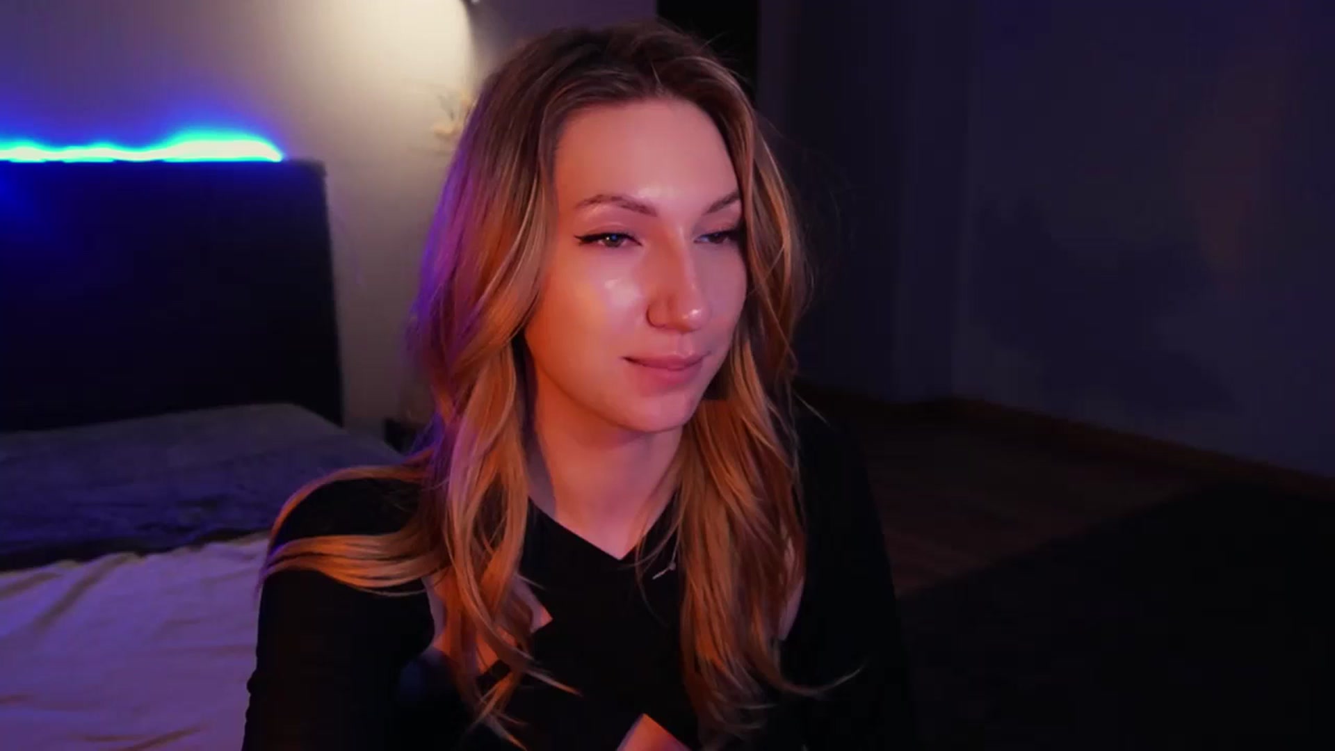 Gallery image thumbnail from LovelyGin's myfreecams stream on, 03/21/2025, 17:40 image 1 of 20