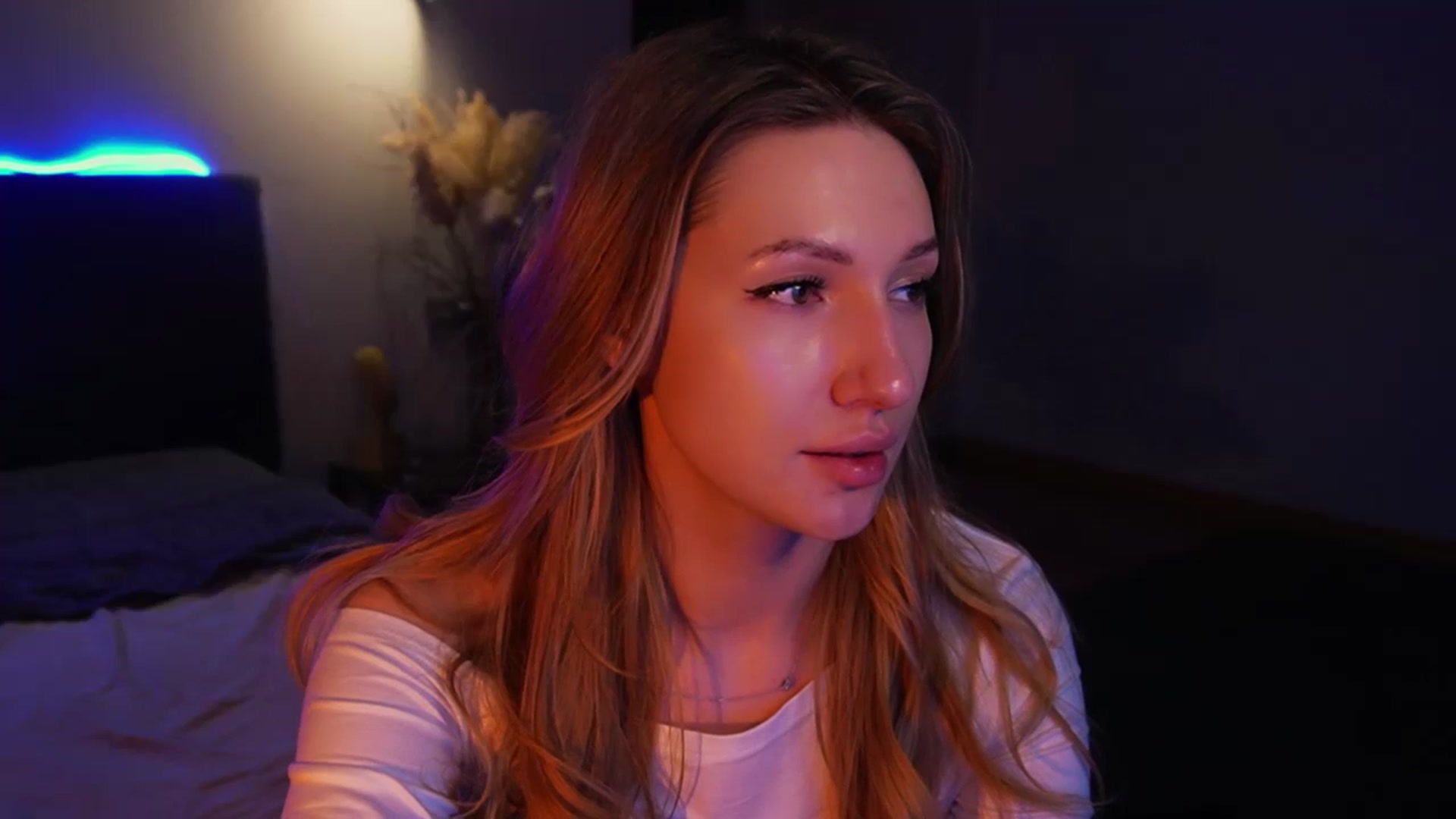 Gallery image thumbnail from LovelyGin's myfreecams stream on, 03/21/2025, 20:05 image 16 of 20