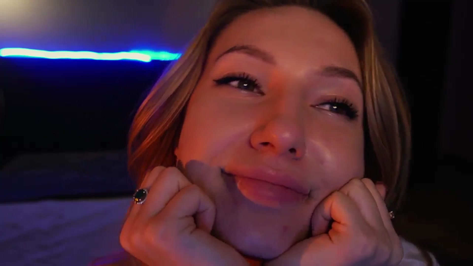 Gallery image thumbnail from LovelyGin's myfreecams stream on, 03/21/2025, 20:05 image 19 of 20