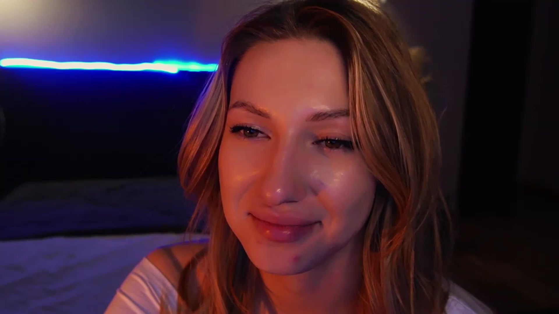 Gallery image thumbnail from LovelyGin's myfreecams stream on, 03/21/2025, 20:05 image 20 of 20