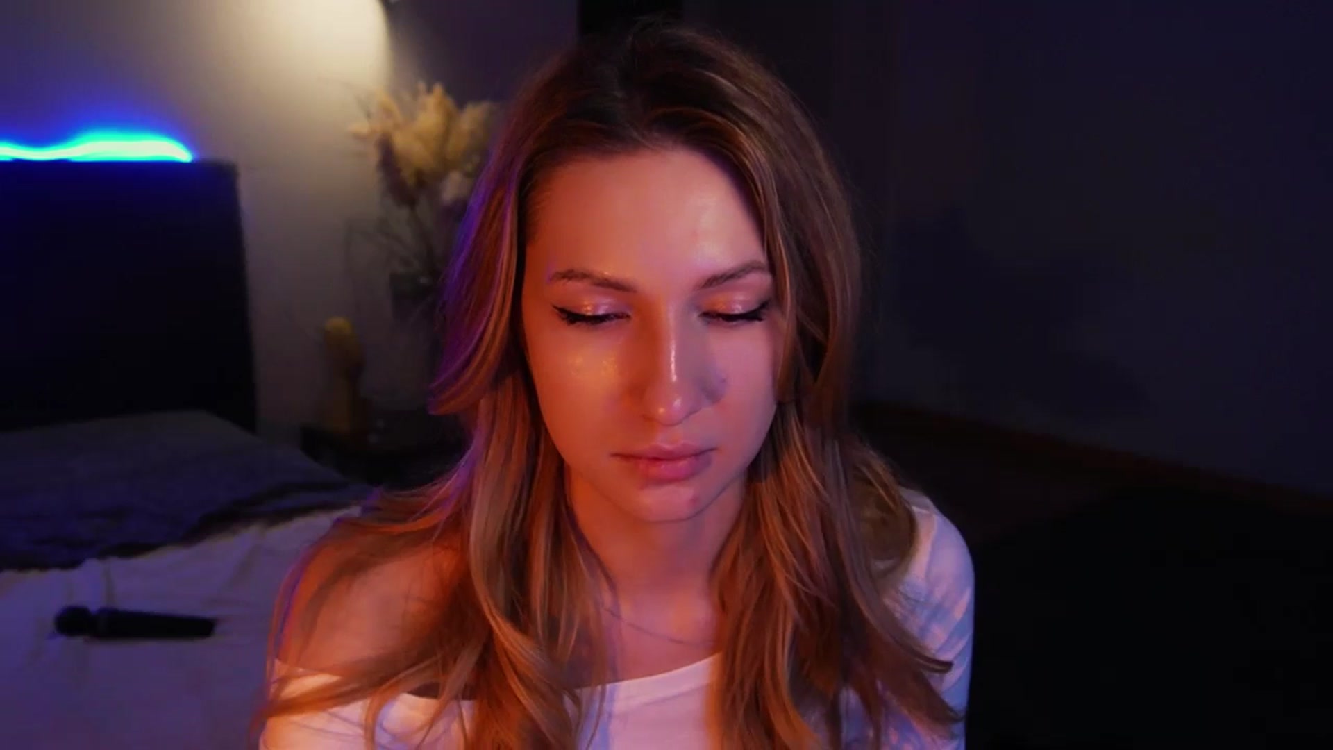 Gallery image thumbnail from LovelyGin's myfreecams stream on, 03/21/2025, 20:05 image 14 of 20