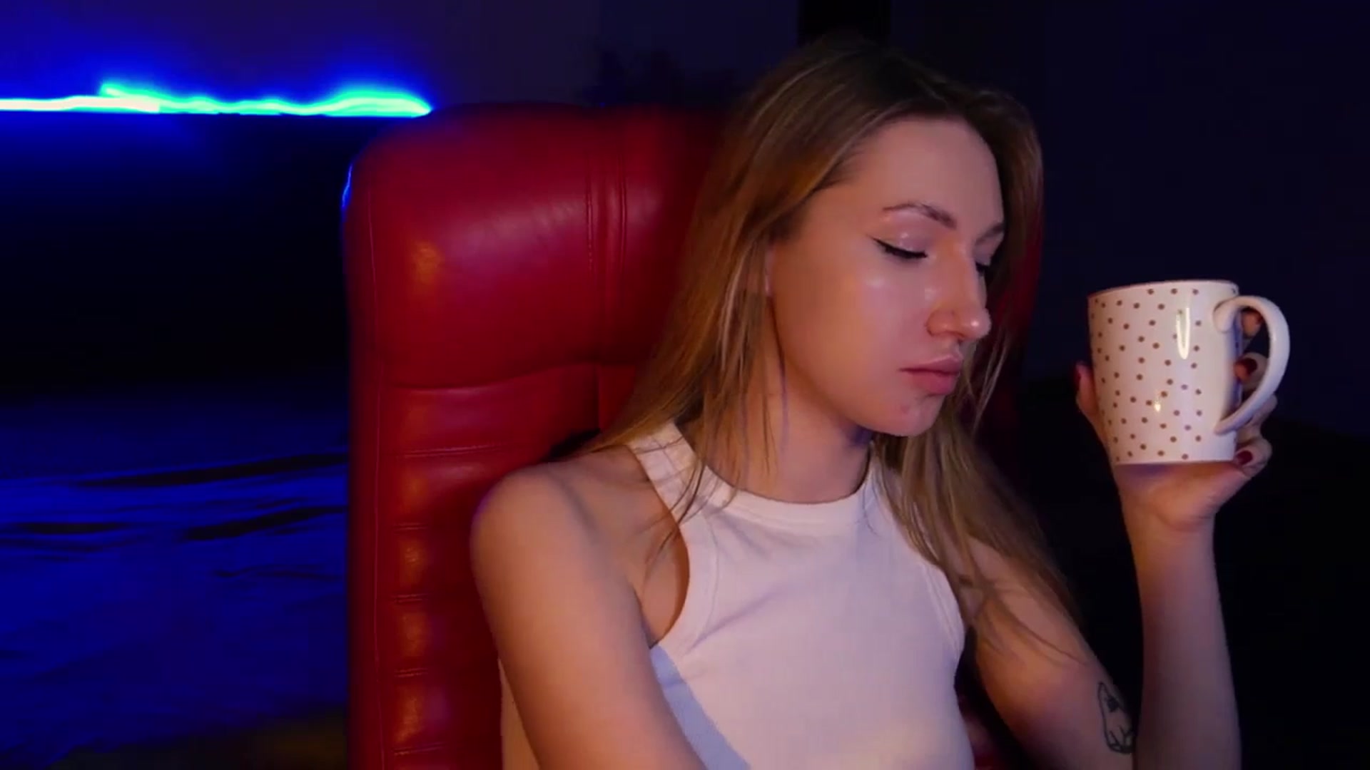 Gallery image thumbnail from LovelyGin's myfreecams stream on, 03/26/2025, 20:07 image 12 of 20