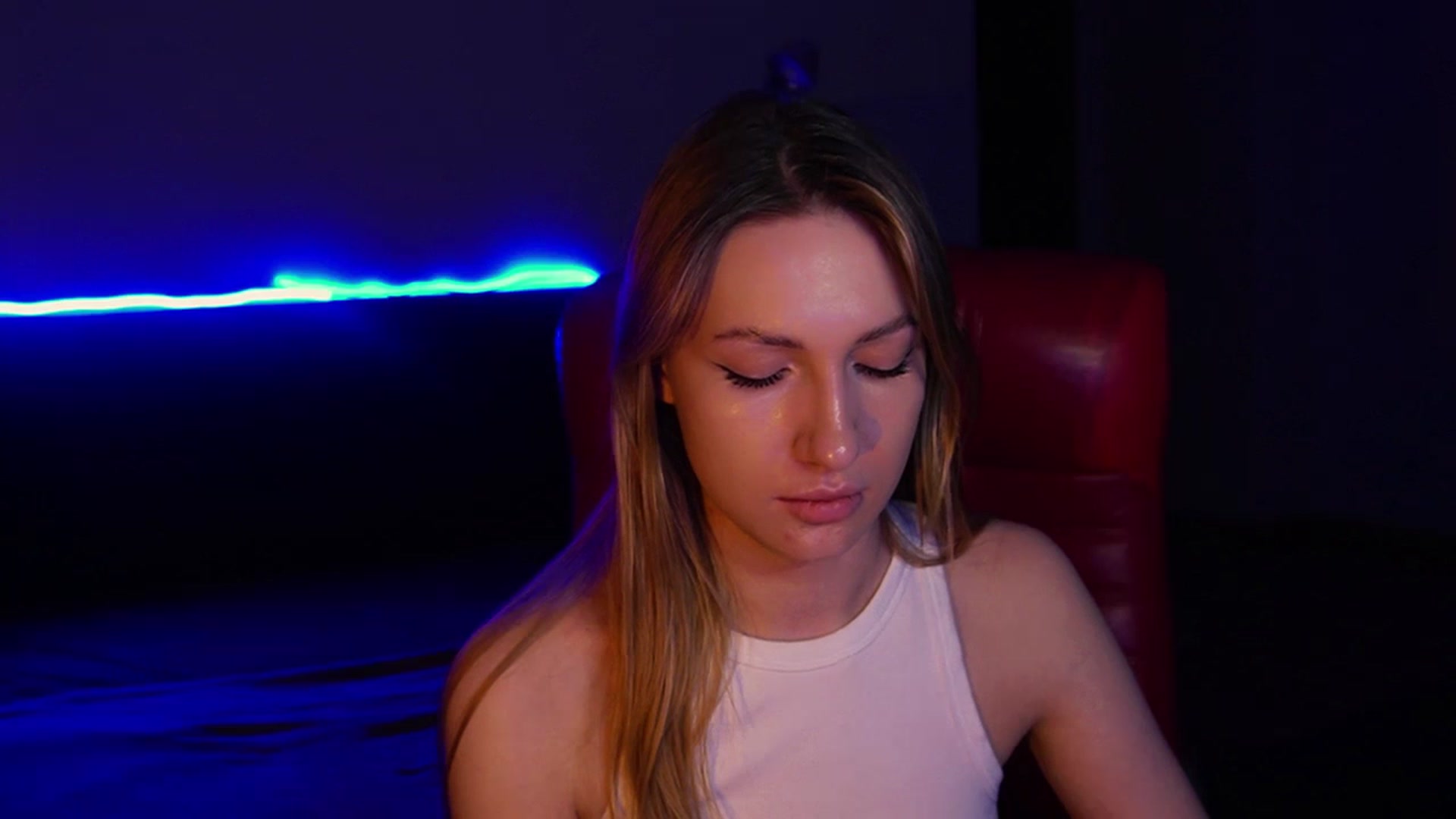 Gallery image thumbnail from LovelyGin's myfreecams stream on, 03/26/2025, 20:07 image 17 of 20