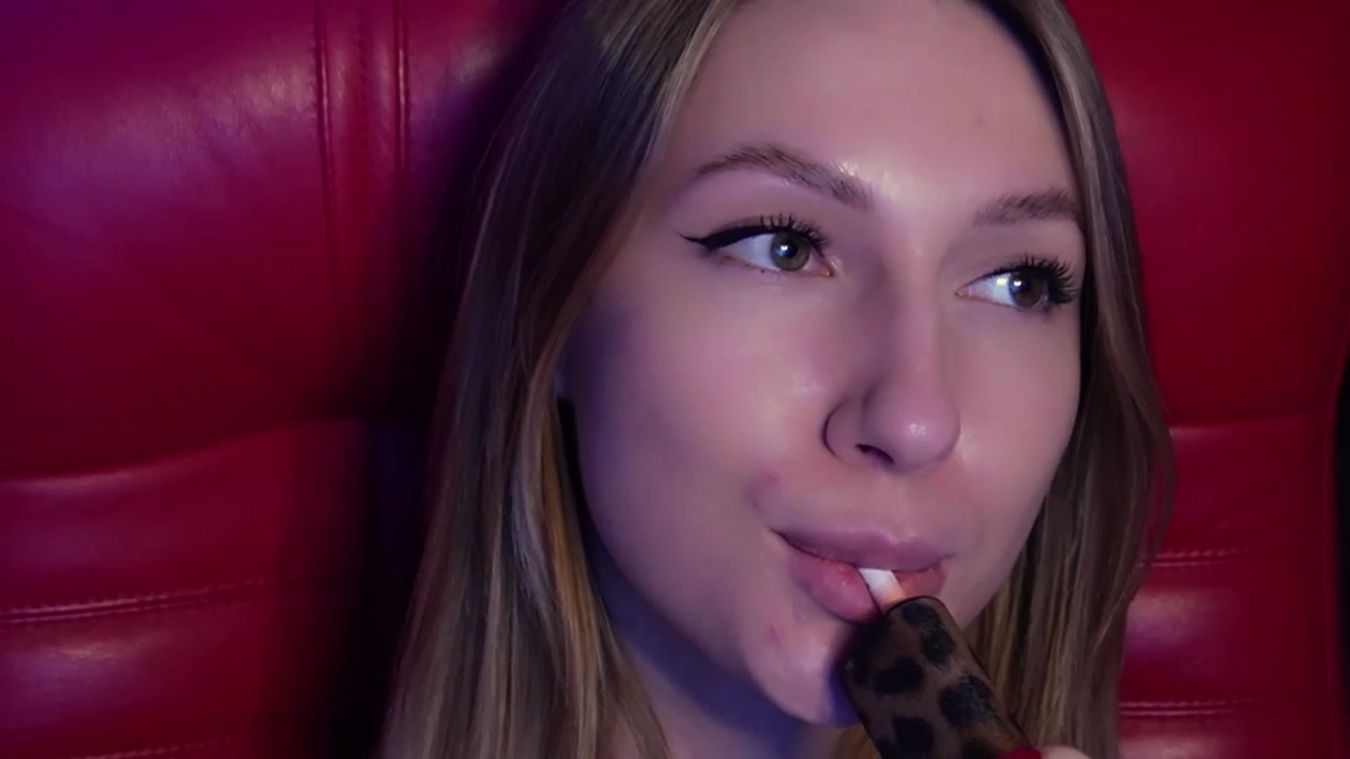 Gallery image thumbnail from LovelyGin's myfreecams stream on, 03/27/2025, 18:09 image 17 of 20