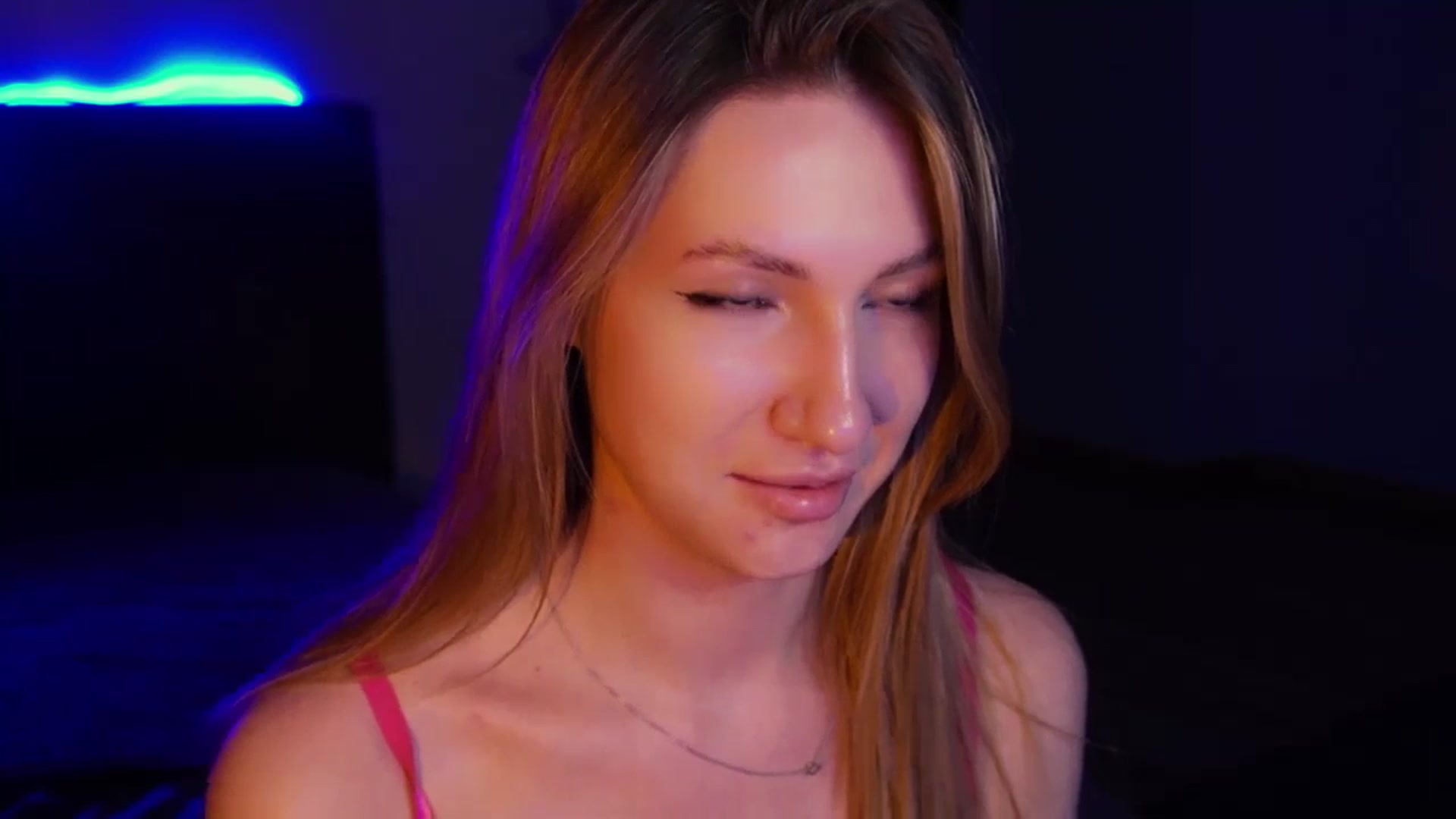 Gallery image thumbnail from LovelyGin's myfreecams stream on, 03/27/2025, 19:46 image 3 of 20