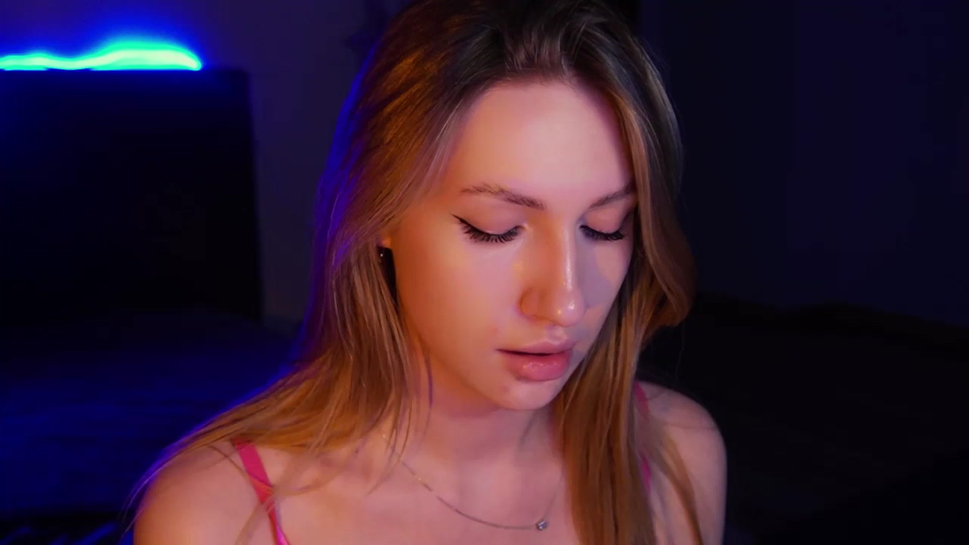 Gallery image thumbnail from LovelyGin's myfreecams stream on, 03/27/2025, 19:46 image 1 of 20