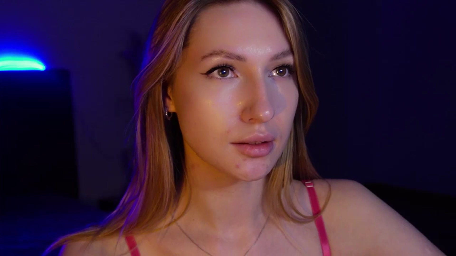 Gallery image thumbnail from LovelyGin's myfreecams stream on, 03/27/2025, 19:46 image 16 of 20