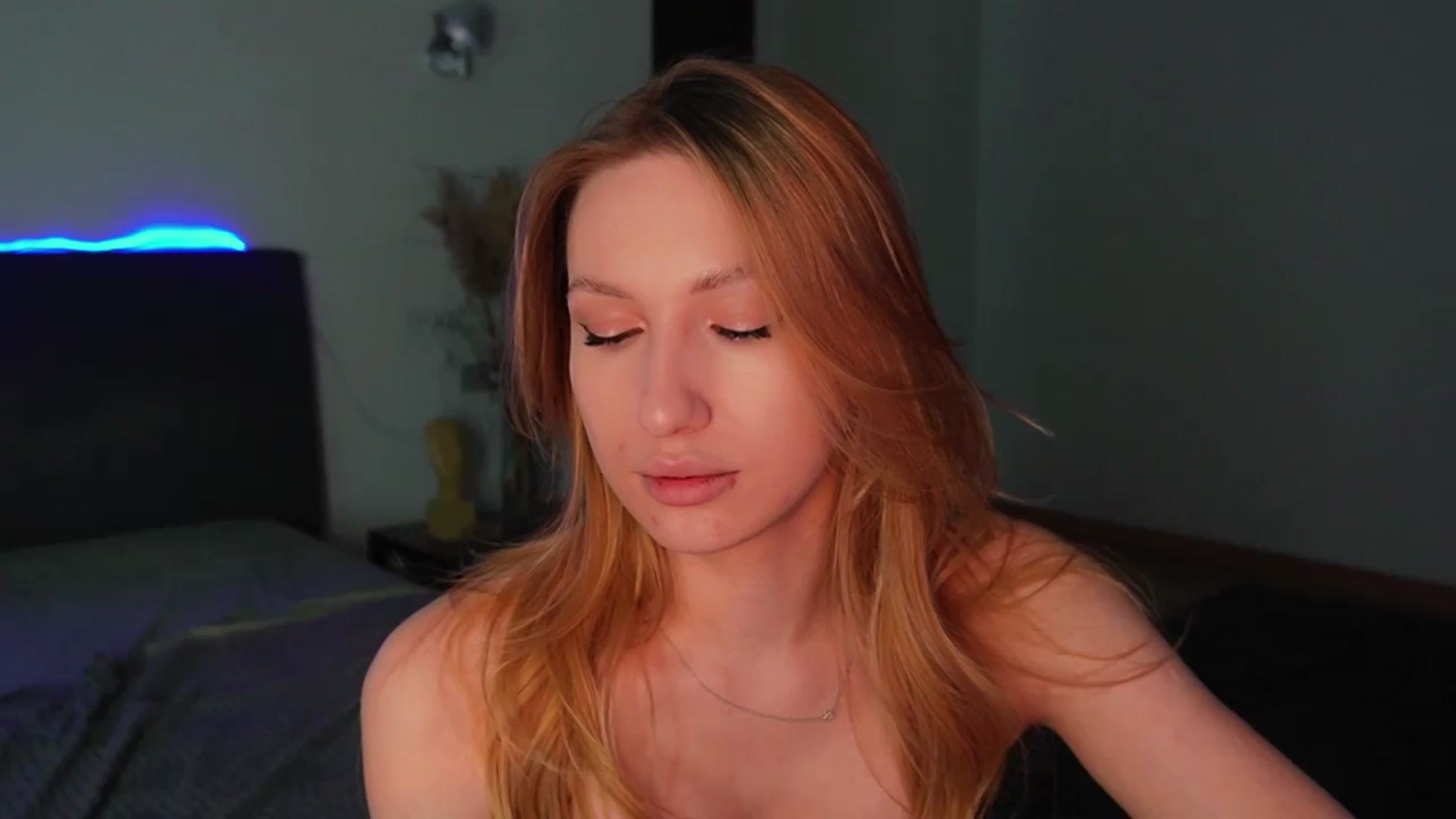 Gallery image thumbnail from LovelyGin's myfreecams stream on, 03/28/2025, 19:38 image 13 of 20