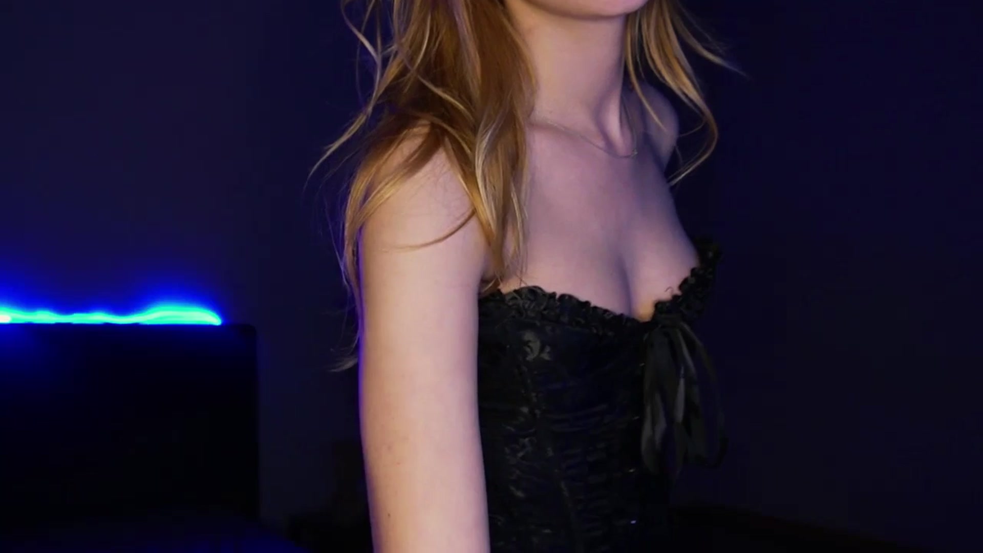 Gallery image thumbnail from LovelyGin's myfreecams stream on, 03/28/2025, 19:38 image 6 of 20