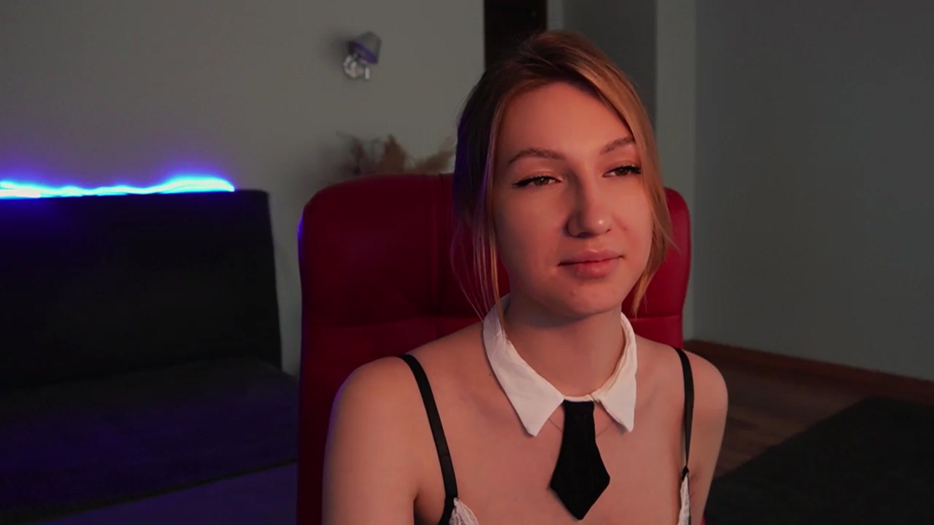 Gallery image thumbnail from LovelyGin's myfreecams stream on, 03/31/2025, 13:08 image 17 of 20