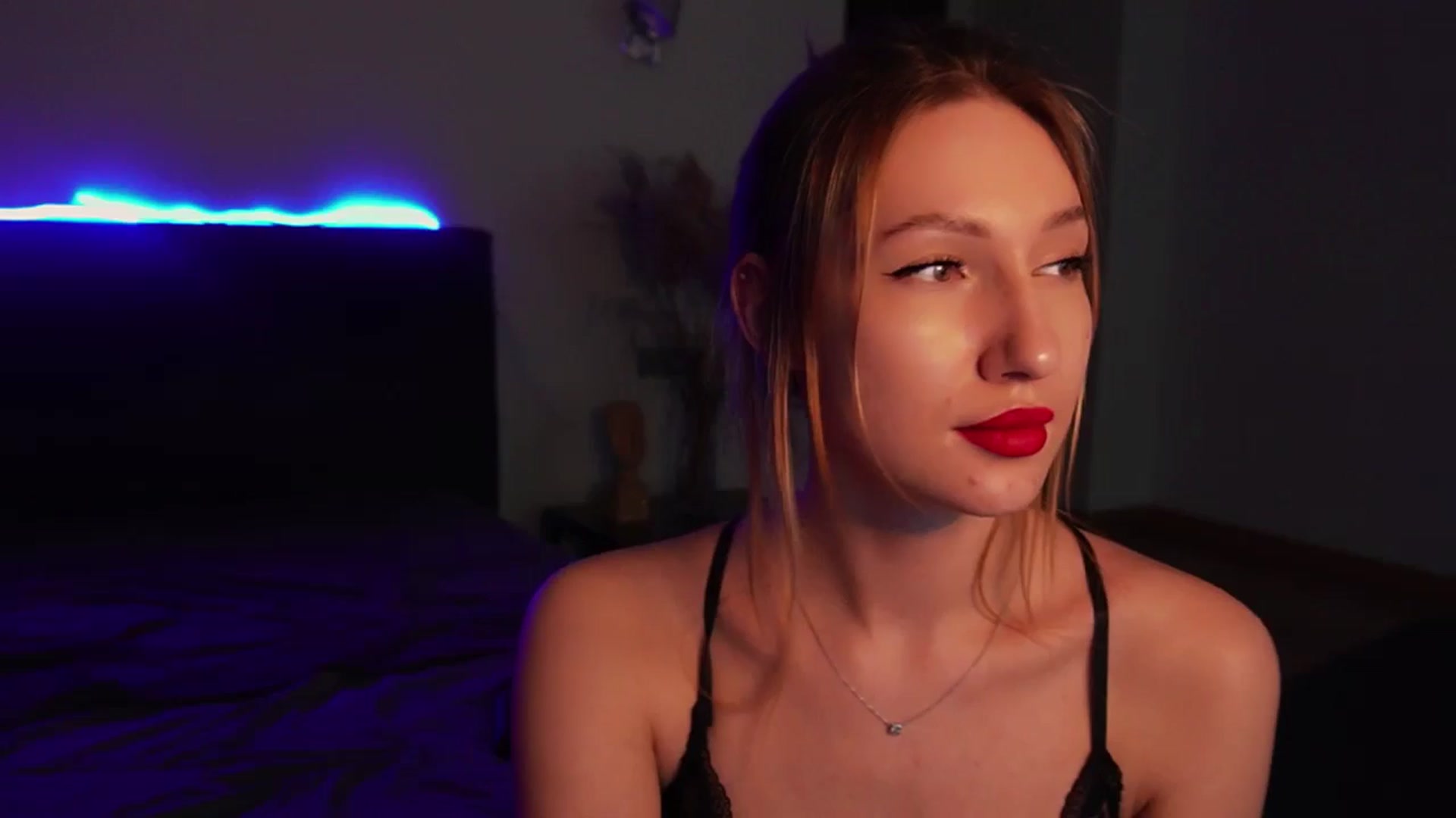Gallery image thumbnail from LovelyGin's myfreecams stream on, 03/31/2025, 16:54 image 6 of 20