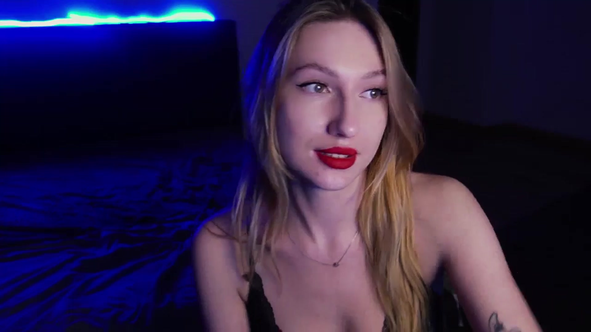 Gallery image thumbnail from LovelyGin's myfreecams stream on, 03/31/2025, 19:04 image 13 of 20