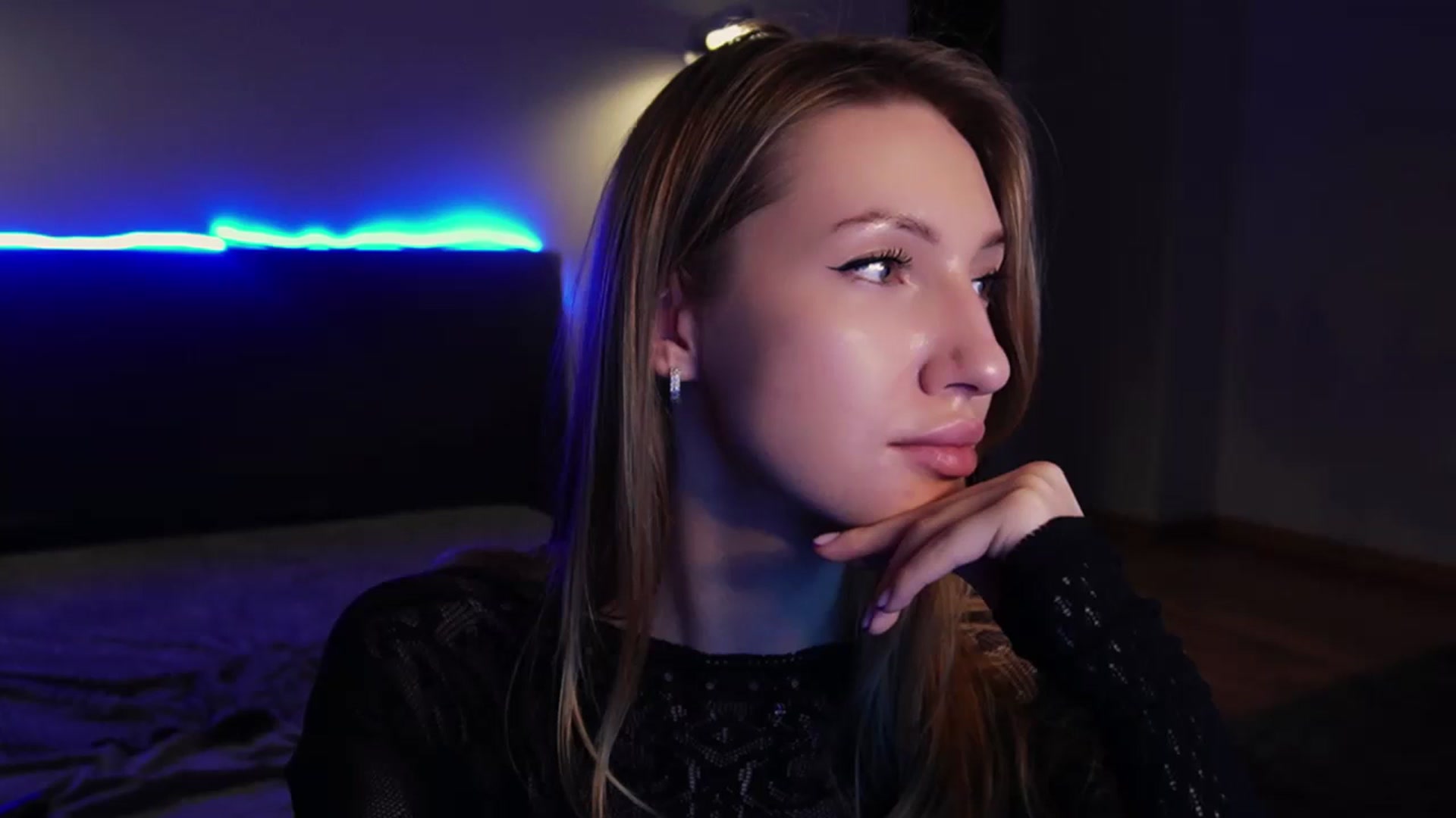 Gallery image thumbnail from LovelyGin's myfreecams stream on, 04/02/2025, 17:27 image 19 of 20