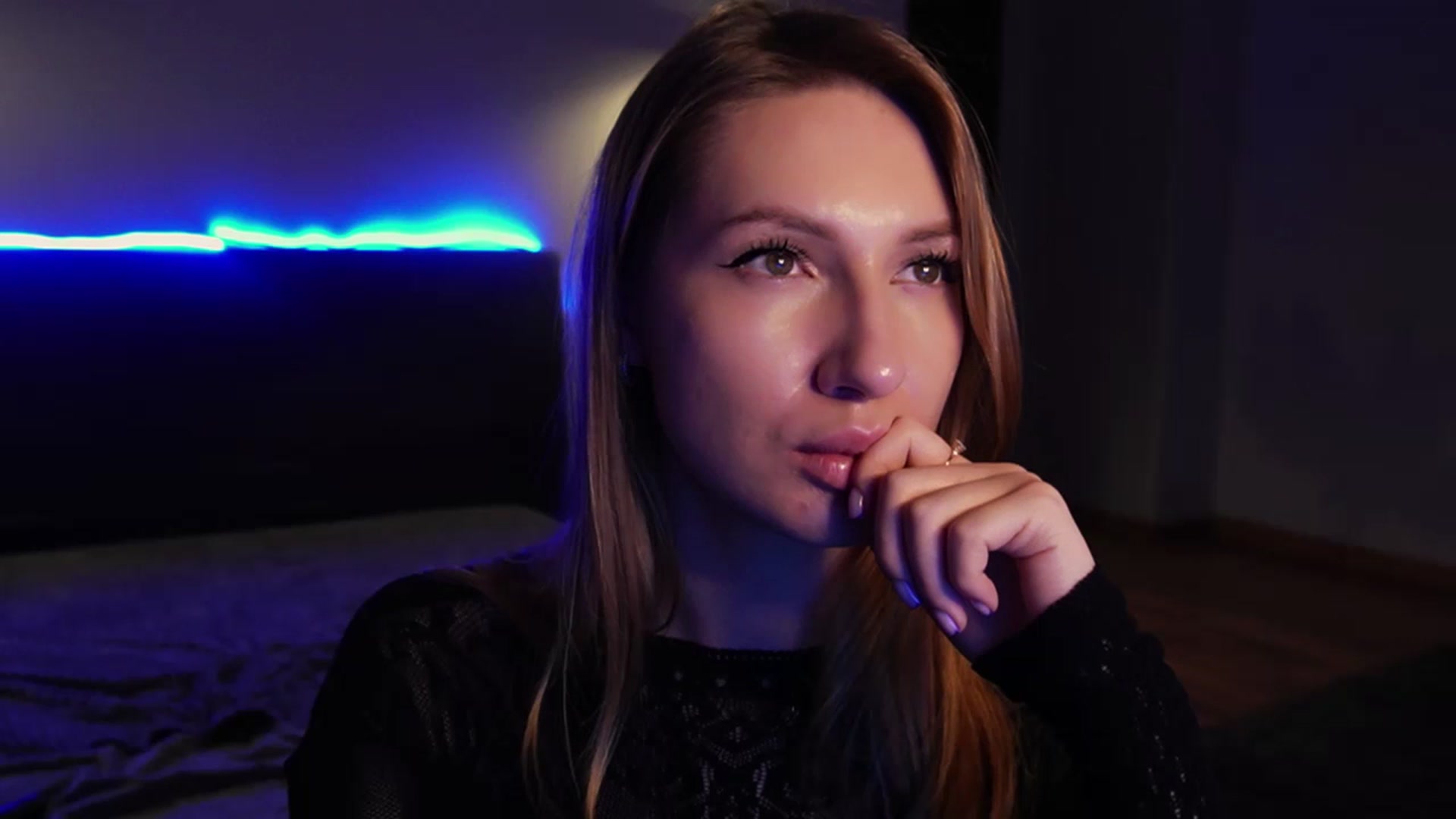 Gallery image thumbnail from LovelyGin's myfreecams stream on, 04/02/2025, 19:05 image 1 of 20