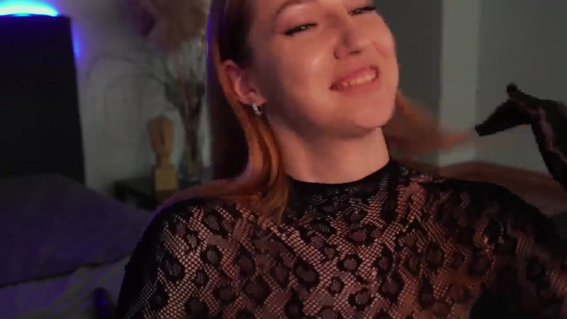 Gallery image thumbnail from LovelyGin's myfreecams stream on, 04/07/2025, 15:37 image 16 of 20