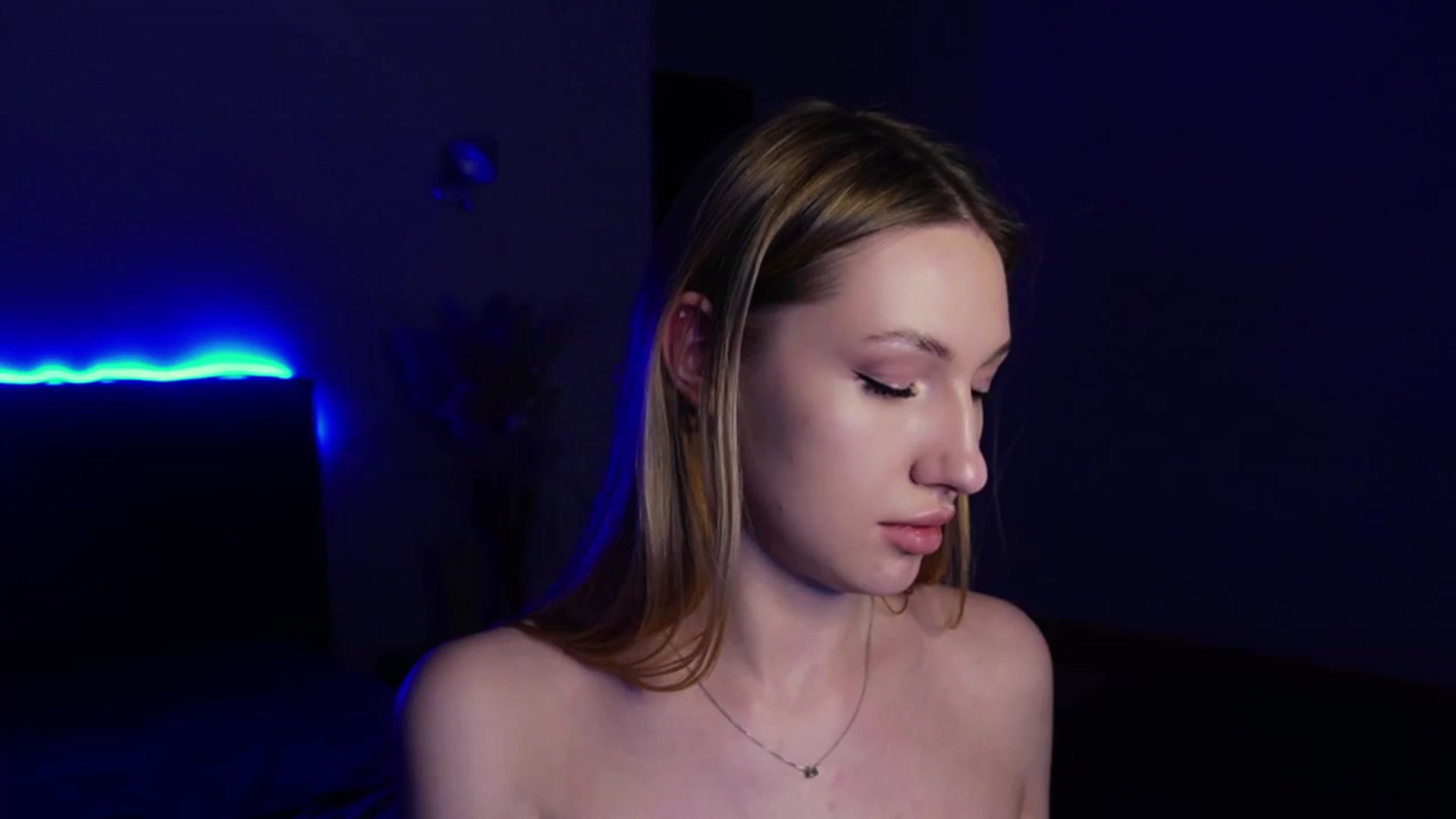Gallery image thumbnail from LovelyGin's myfreecams stream on, 04/07/2025, 16:47 image 18 of 20