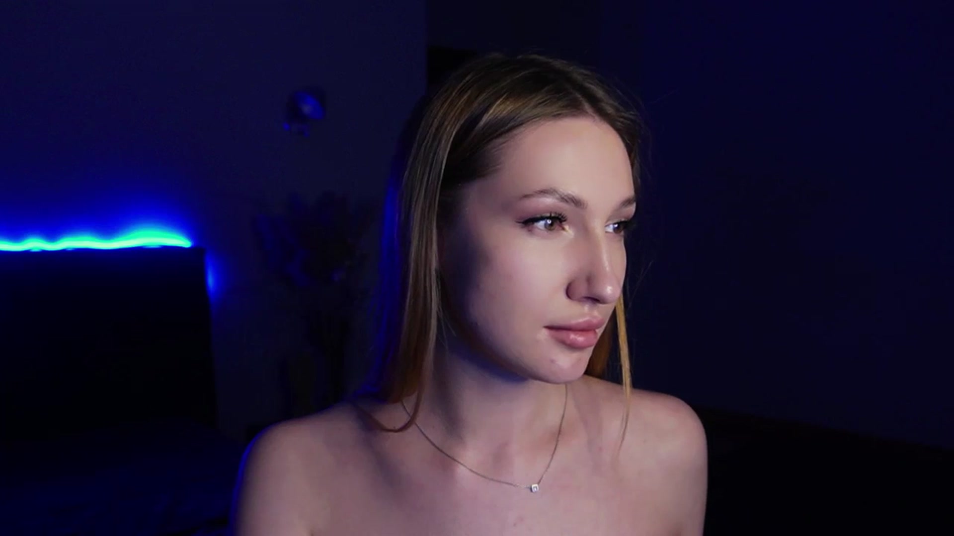 Gallery image thumbnail from LovelyGin's myfreecams stream on, 04/07/2025, 16:47 image 15 of 20