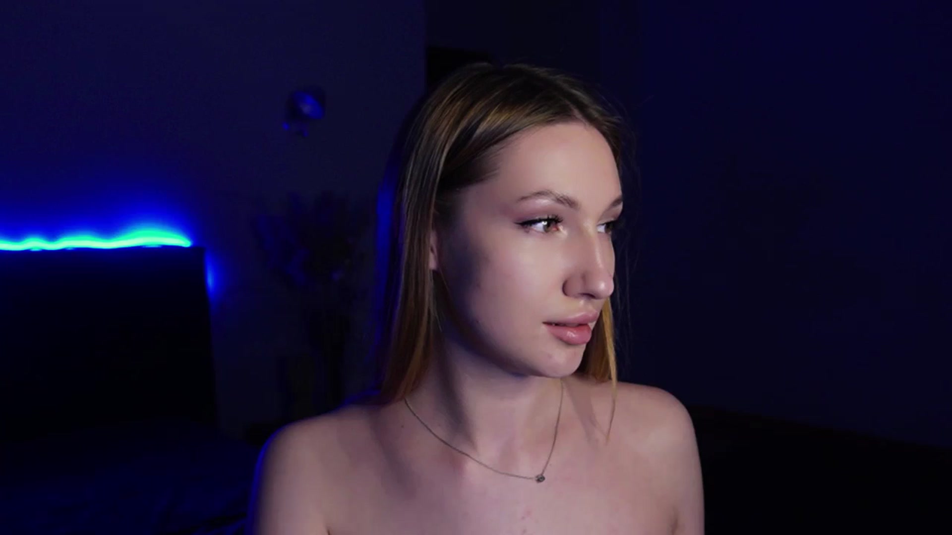 Gallery image thumbnail from LovelyGin's myfreecams stream on, 04/07/2025, 16:47 image 16 of 20