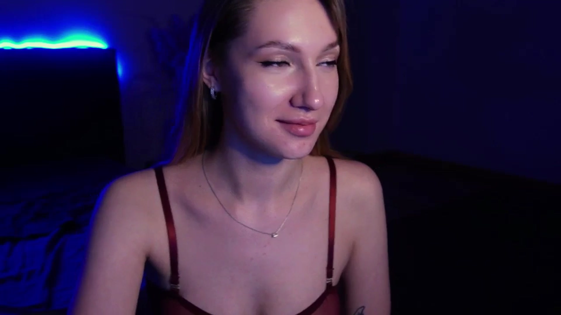 Gallery image thumbnail from LovelyGin's myfreecams stream on, 04/08/2025, 18:47 image 12 of 20