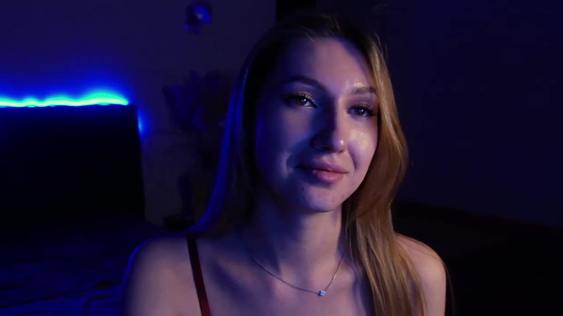 Gallery image thumbnail from LovelyGin's myfreecams stream on, 04/08/2025, 18:47 image 15 of 20
