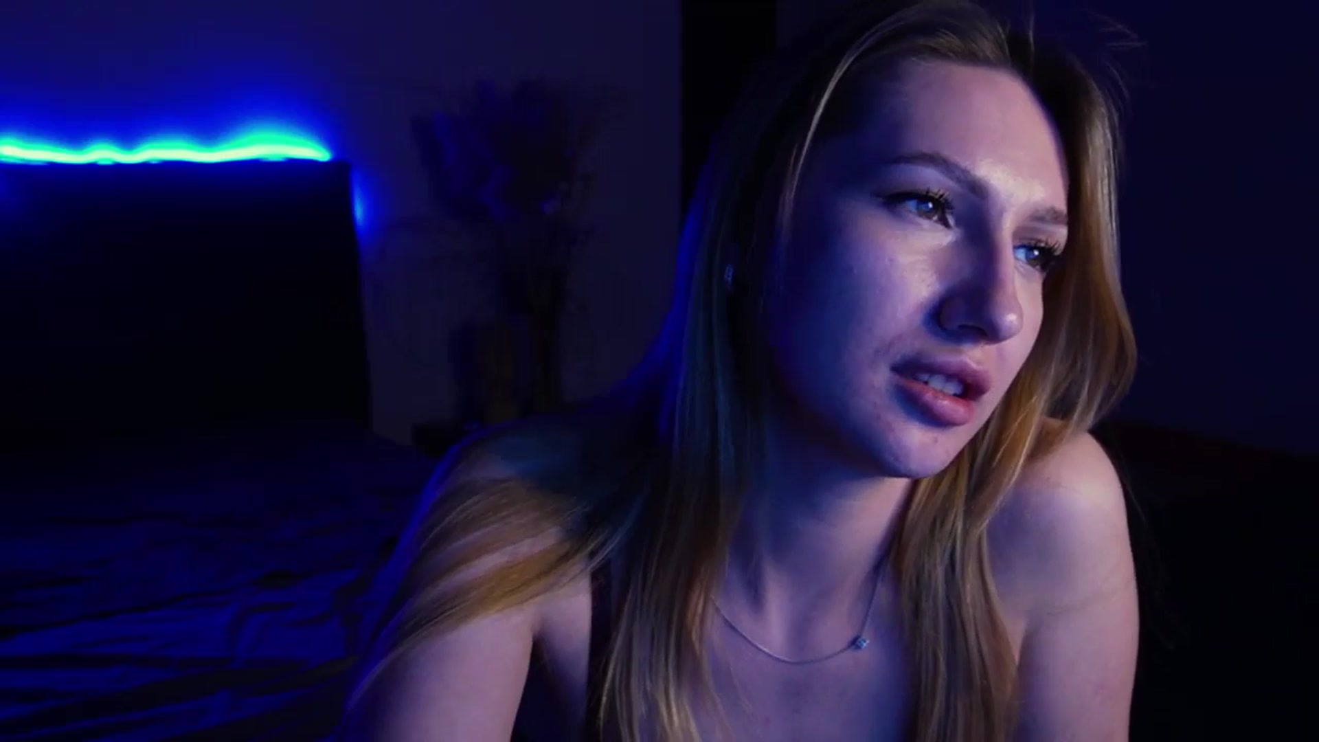 Gallery image thumbnail from LovelyGin's myfreecams stream on, 04/08/2025, 18:47 image 17 of 20