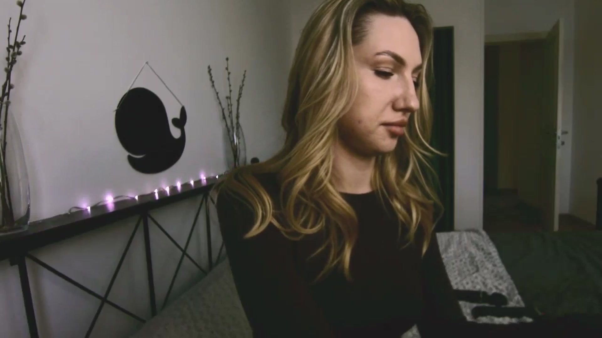 Gallery image thumbnail from LovelyGin's myfreecams stream on, 05/08/2025, 16:53 image 6 of 20