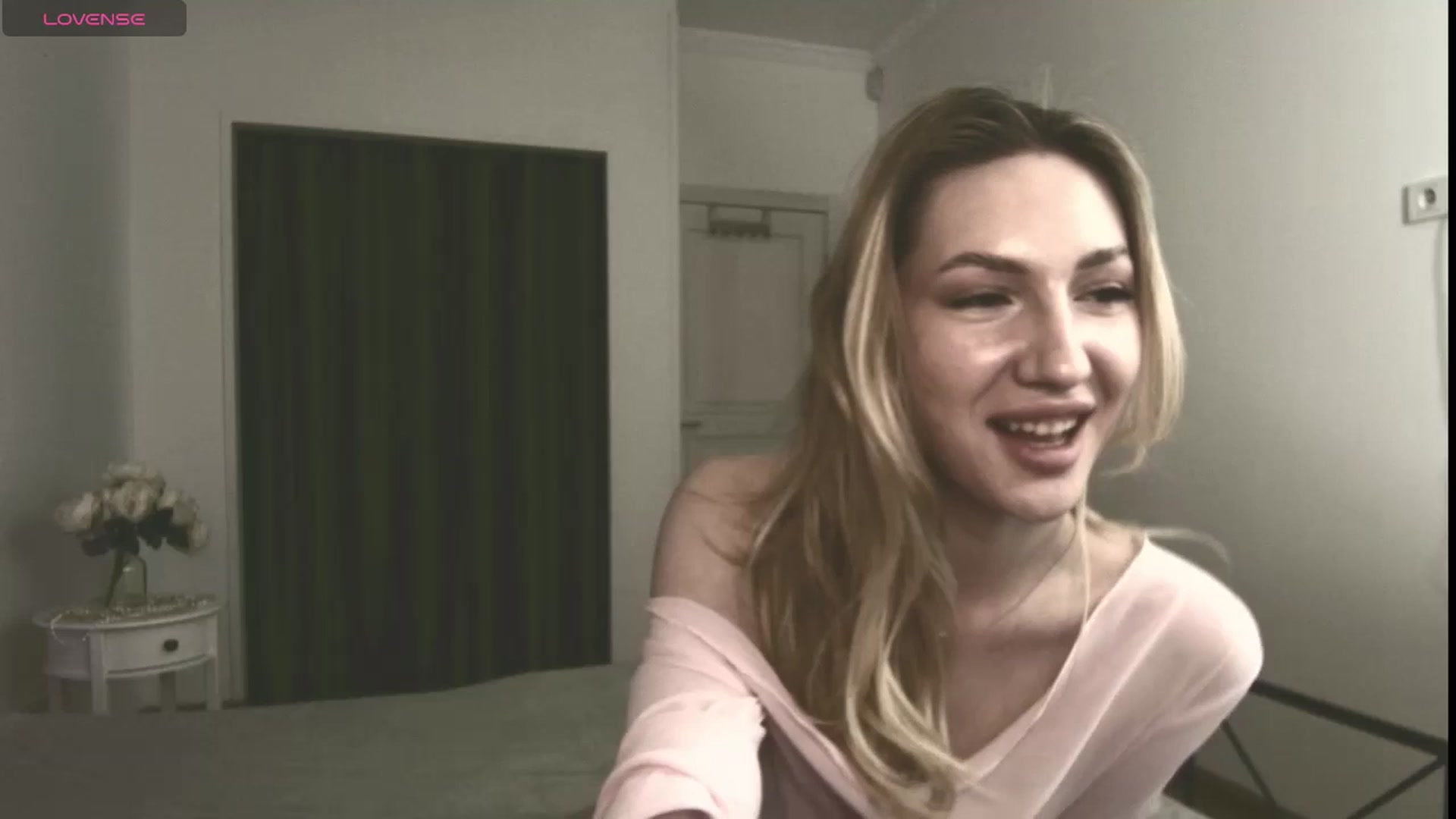 Gallery image thumbnail from LovelyGin's myfreecams stream on, 05/09/2025, 15:38 image 12 of 20