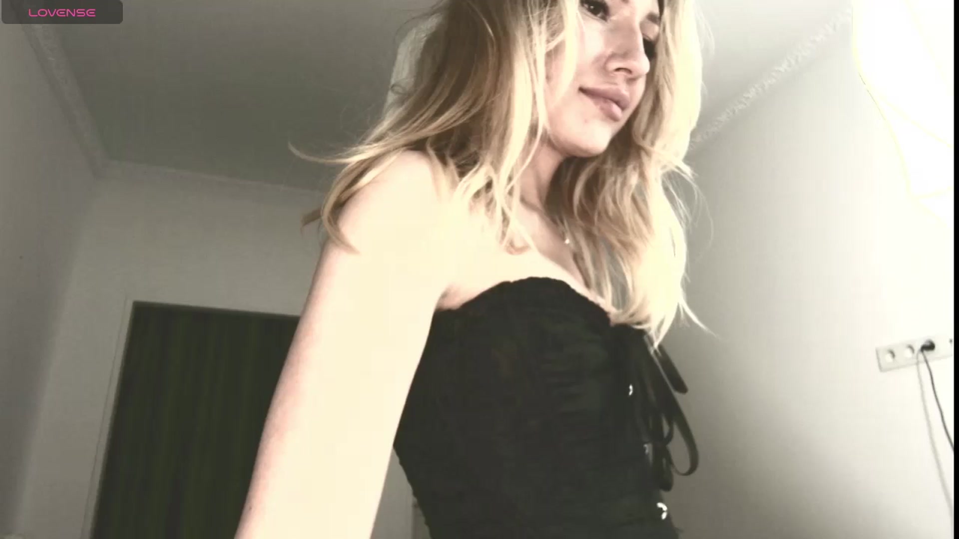 Gallery image thumbnail from LovelyGin's myfreecams stream on, 05/09/2025, 18:21 image 18 of 20