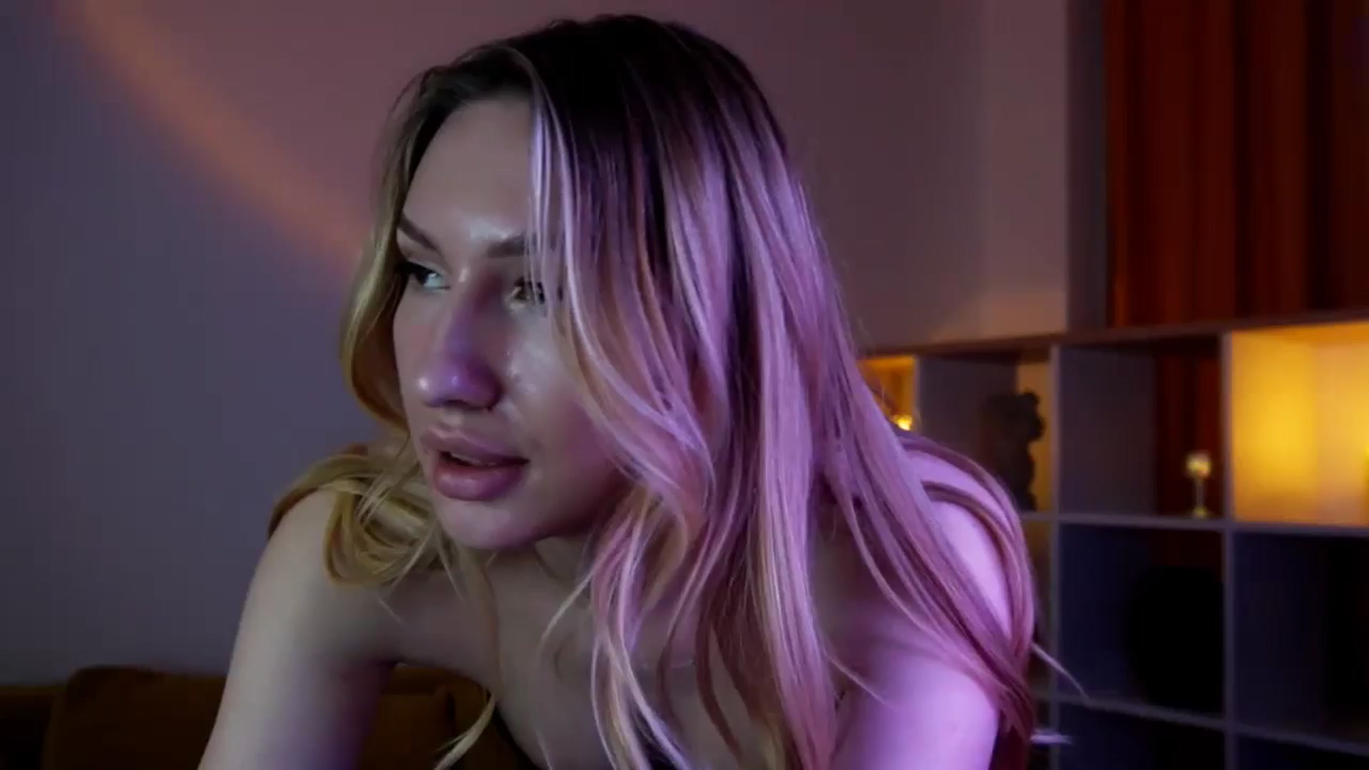 Gallery image thumbnail from LovelyGin's myfreecams stream on, 05/13/2025, 15:28 image 1 of 20