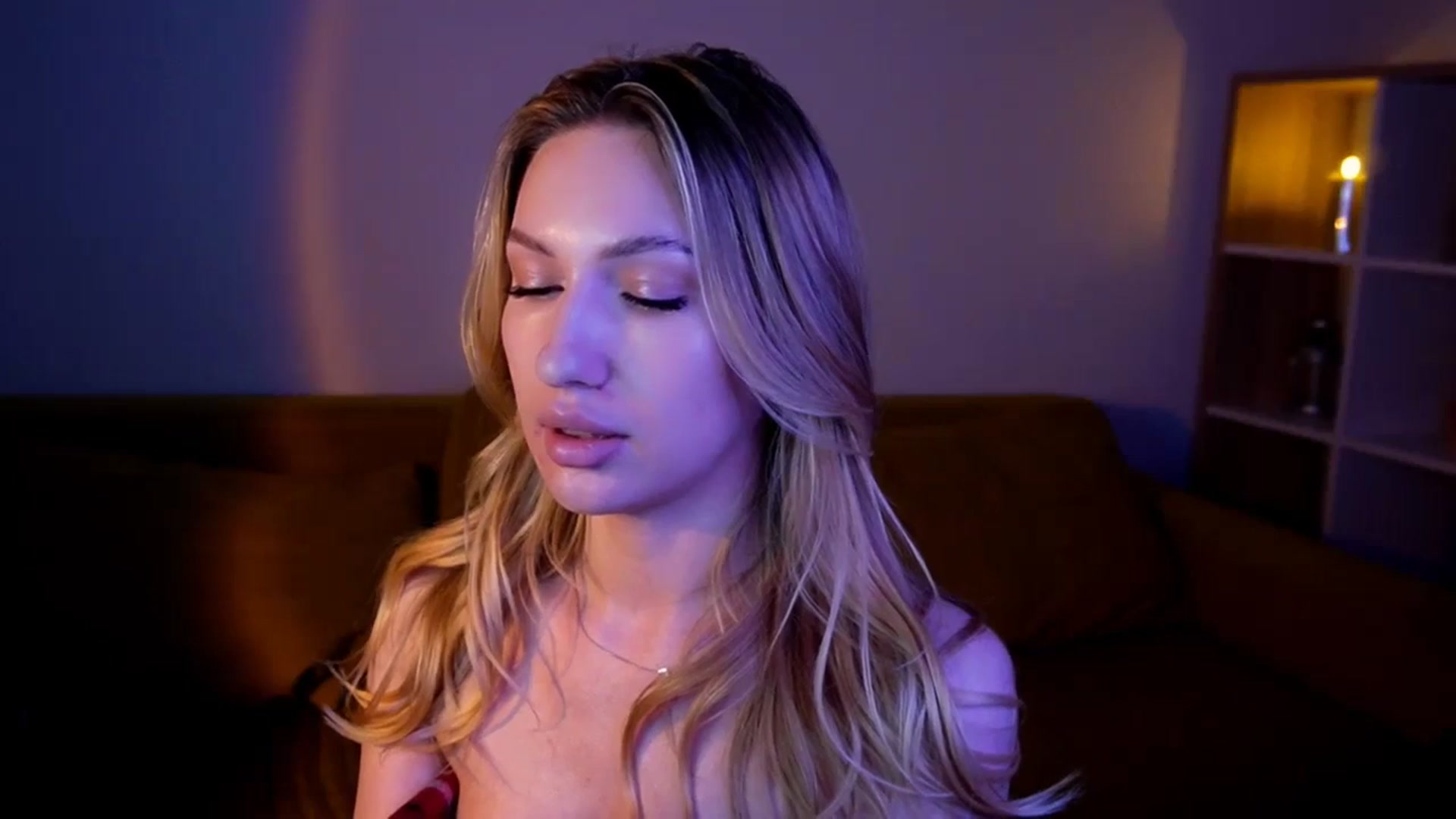 Gallery image thumbnail from LovelyGin's myfreecams stream on, 05/13/2025, 18:46 image 9 of 20