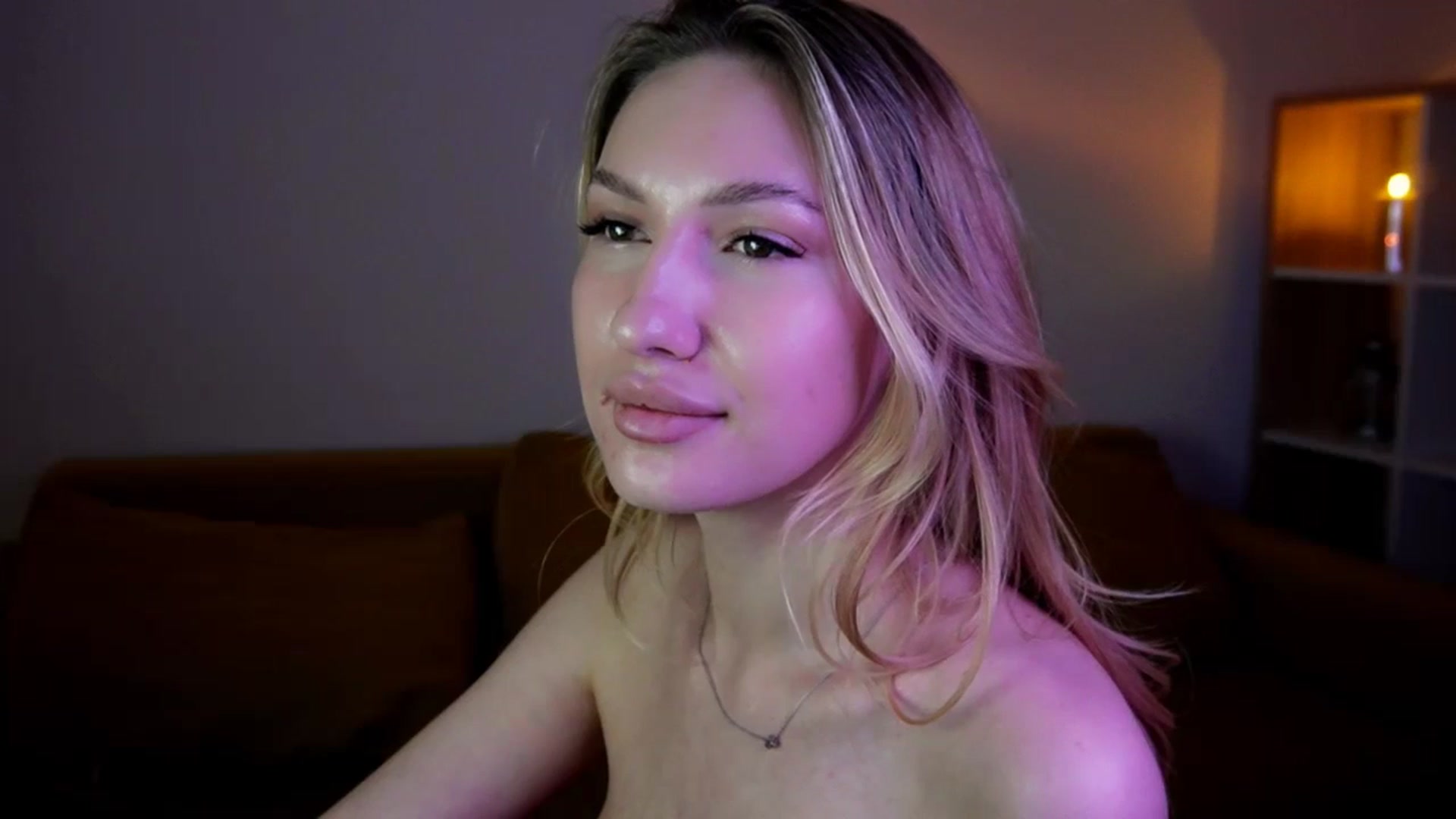 Gallery image thumbnail from LovelyGin's myfreecams stream on, 05/13/2025, 18:46 image 5 of 20