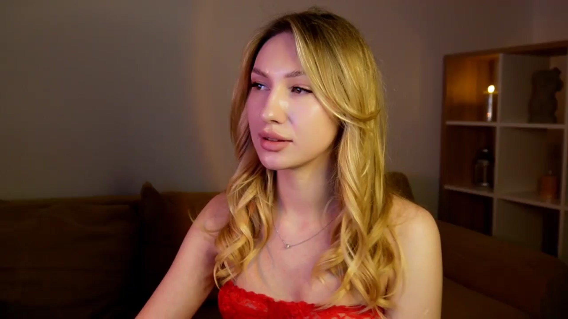 Gallery image thumbnail from LovelyGin's myfreecams stream on, 05/14/2025, 13:02 image 13 of 20
