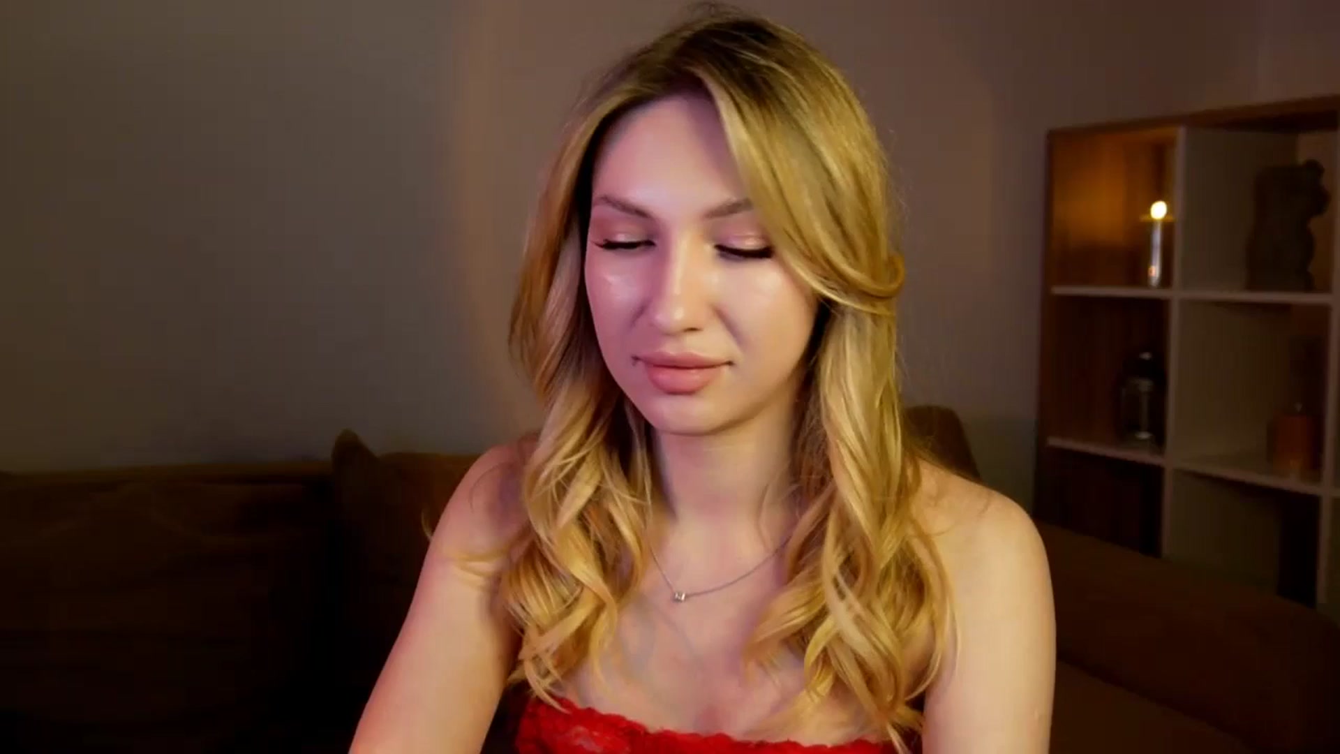 Gallery image thumbnail from LovelyGin's myfreecams stream on, 05/14/2025, 13:02 image 14 of 20