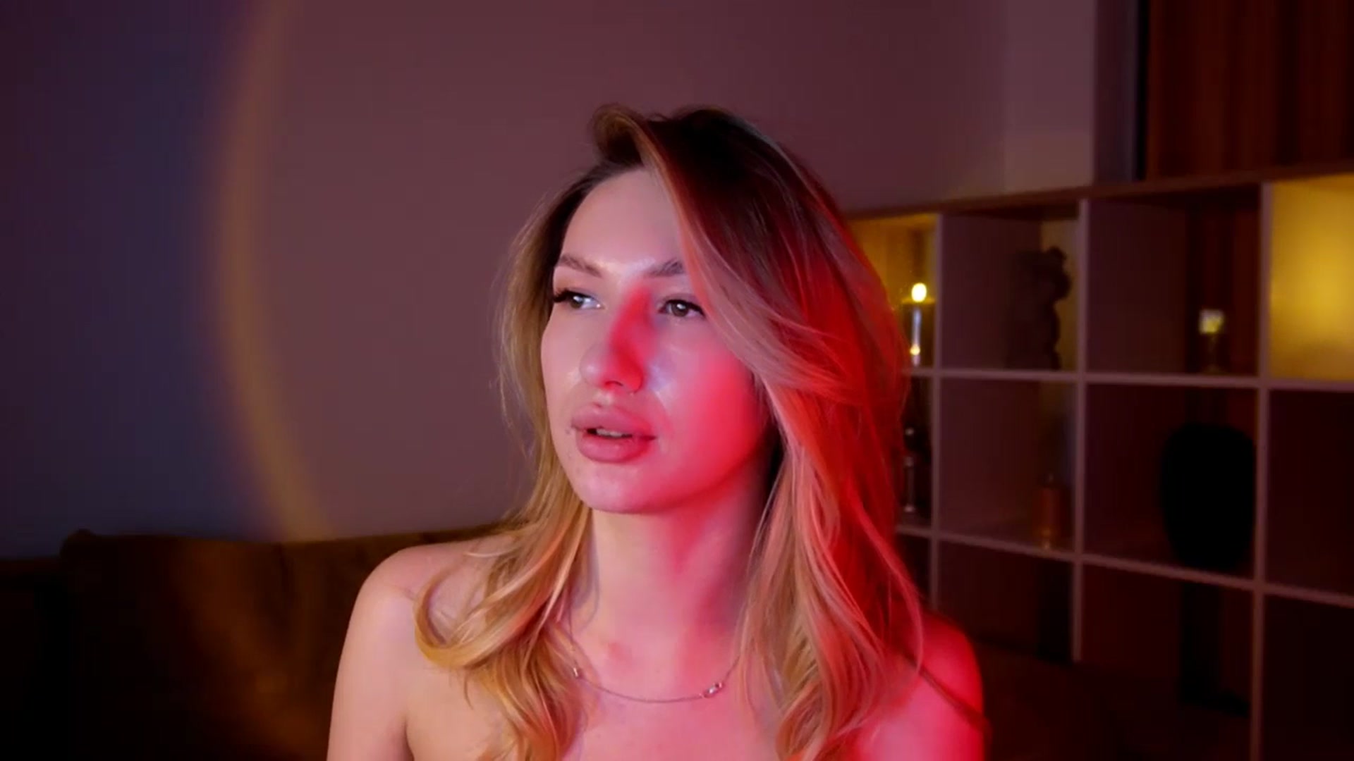 Gallery image thumbnail from LovelyGin's myfreecams stream on, 05/14/2025, 16:39 image 15 of 20