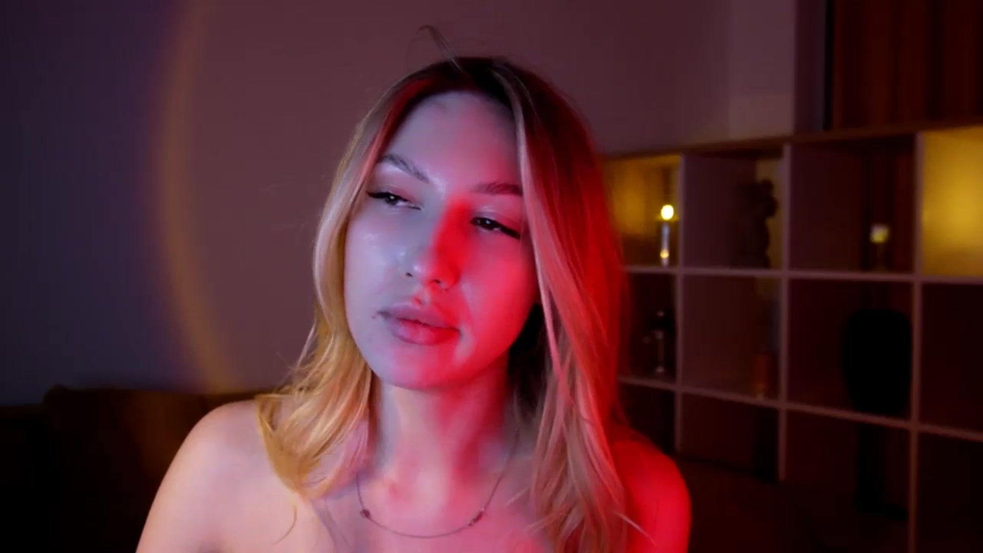Gallery image thumbnail from LovelyGin's myfreecams stream on, 05/14/2025, 16:39 image 12 of 20