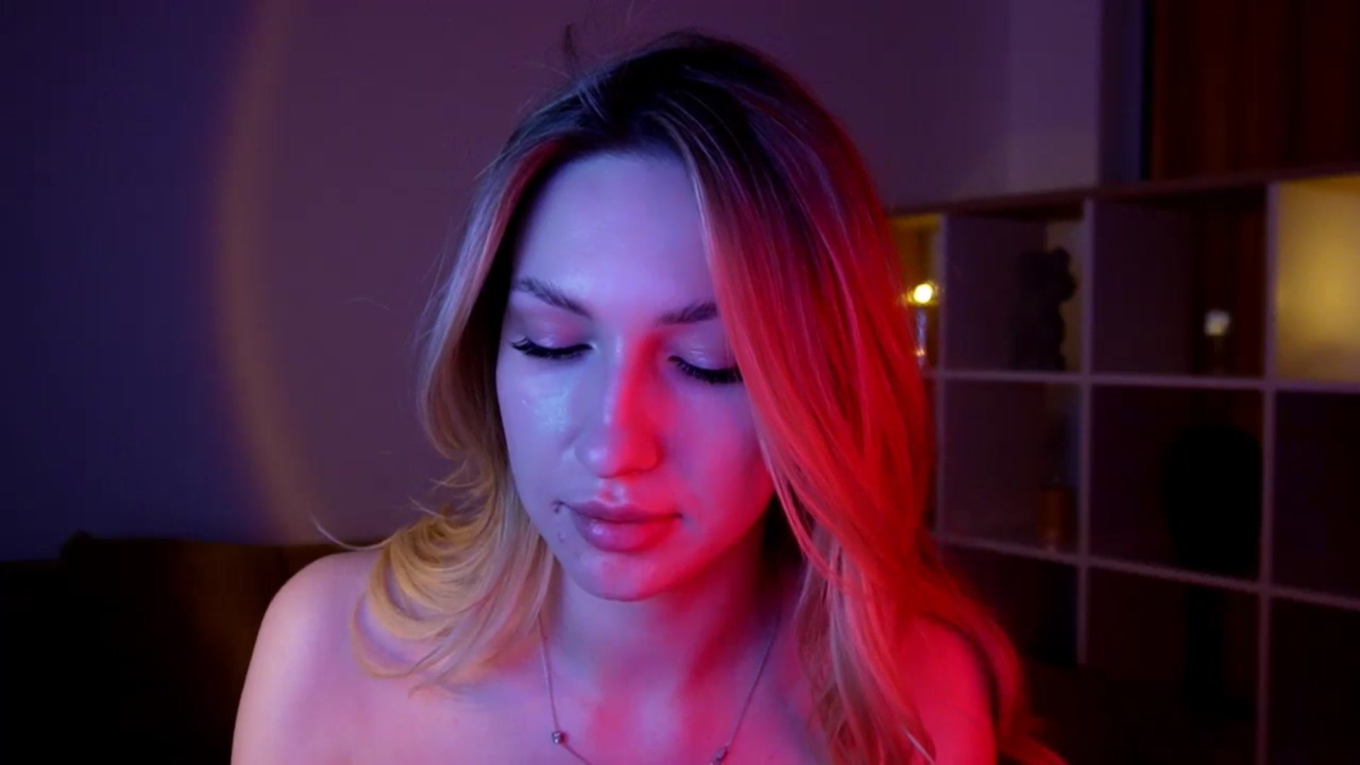 Gallery image thumbnail from LovelyGin's myfreecams stream on, 05/14/2025, 16:39 image 11 of 20