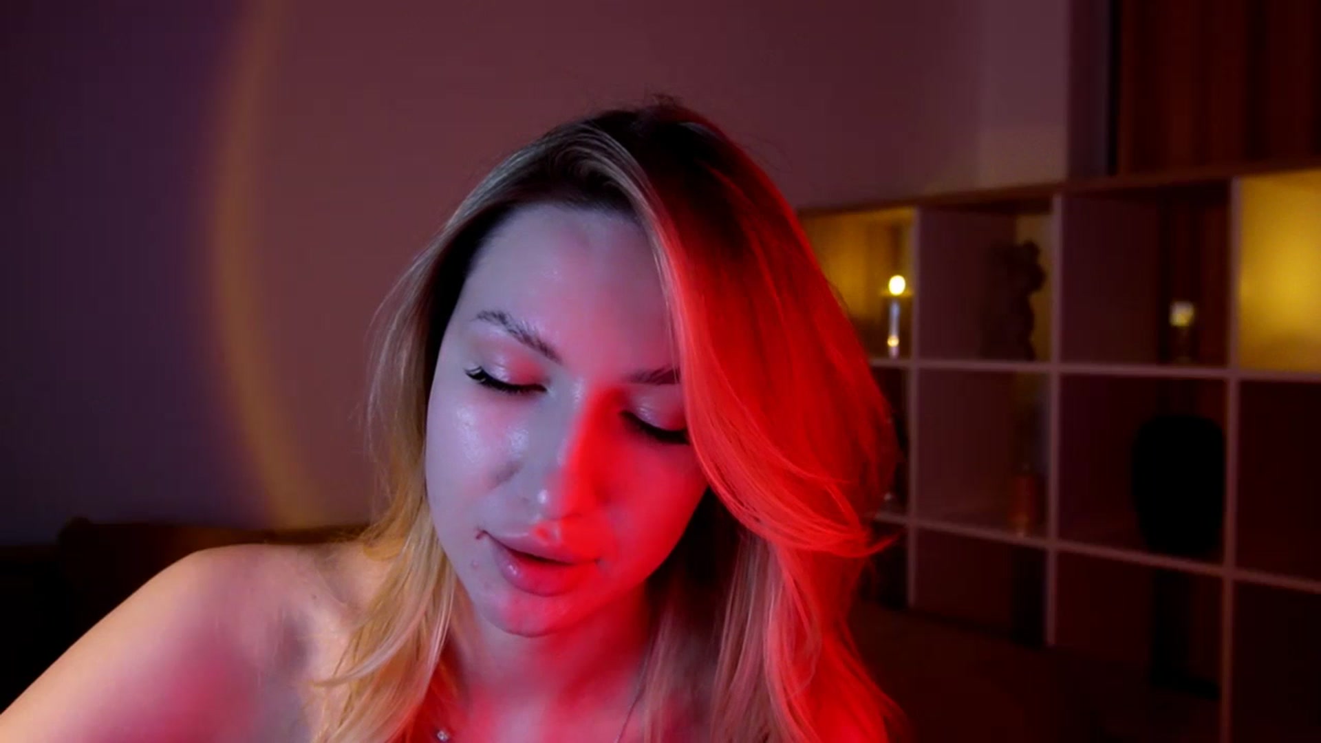 Gallery image thumbnail from LovelyGin's myfreecams stream on, 05/14/2025, 16:39 image 16 of 20