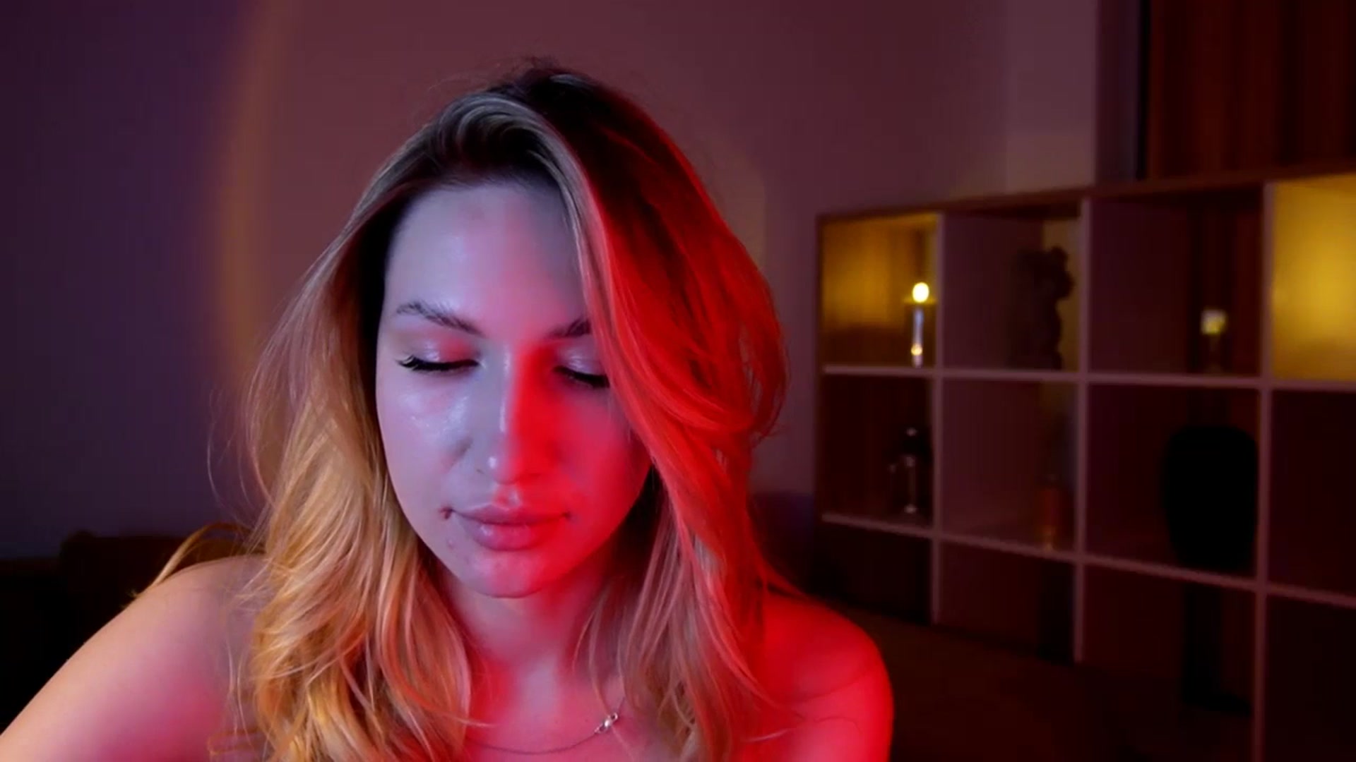 Gallery image thumbnail from LovelyGin's myfreecams stream on, 05/14/2025, 16:39 image 14 of 20