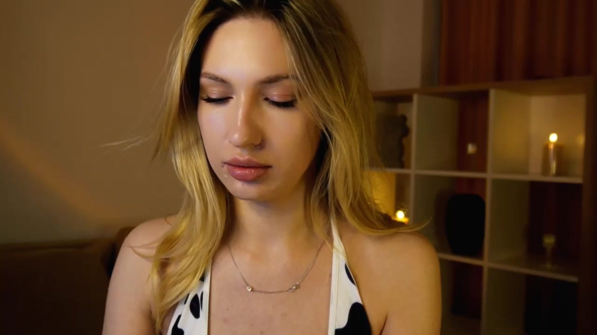 Gallery image thumbnail from LovelyGin's myfreecams stream on, 05/15/2025, 14:07 image 19 of 20